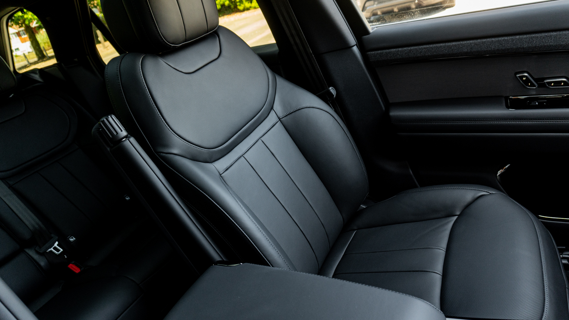 RANGE ROVER SPORT 3.0 D300 DYNAMIC SE 5DR AUTO ESTATE