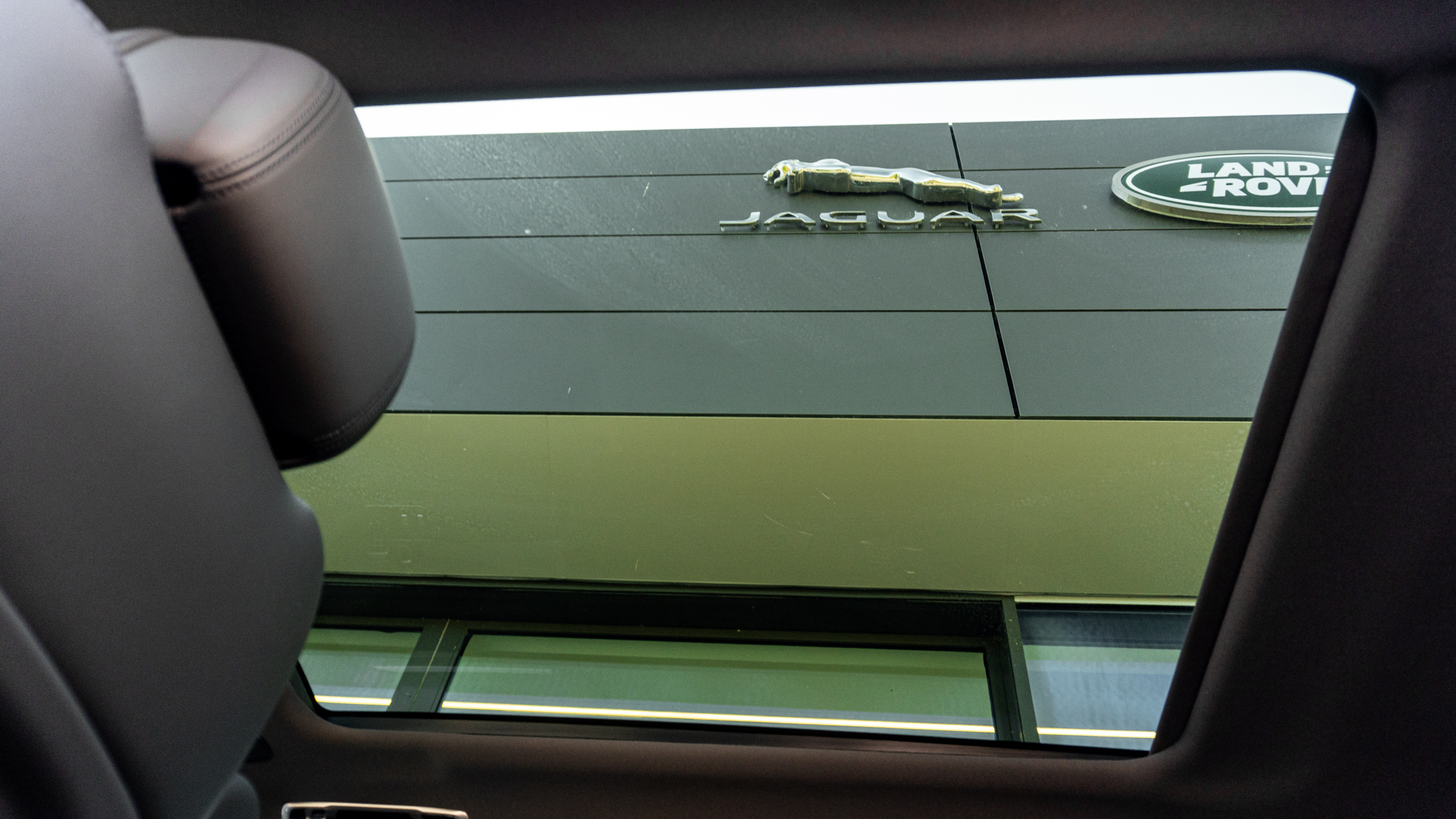 RANGE ROVER SPORT 3.0 D300 DYNAMIC SE 5DR AUTO ESTATE