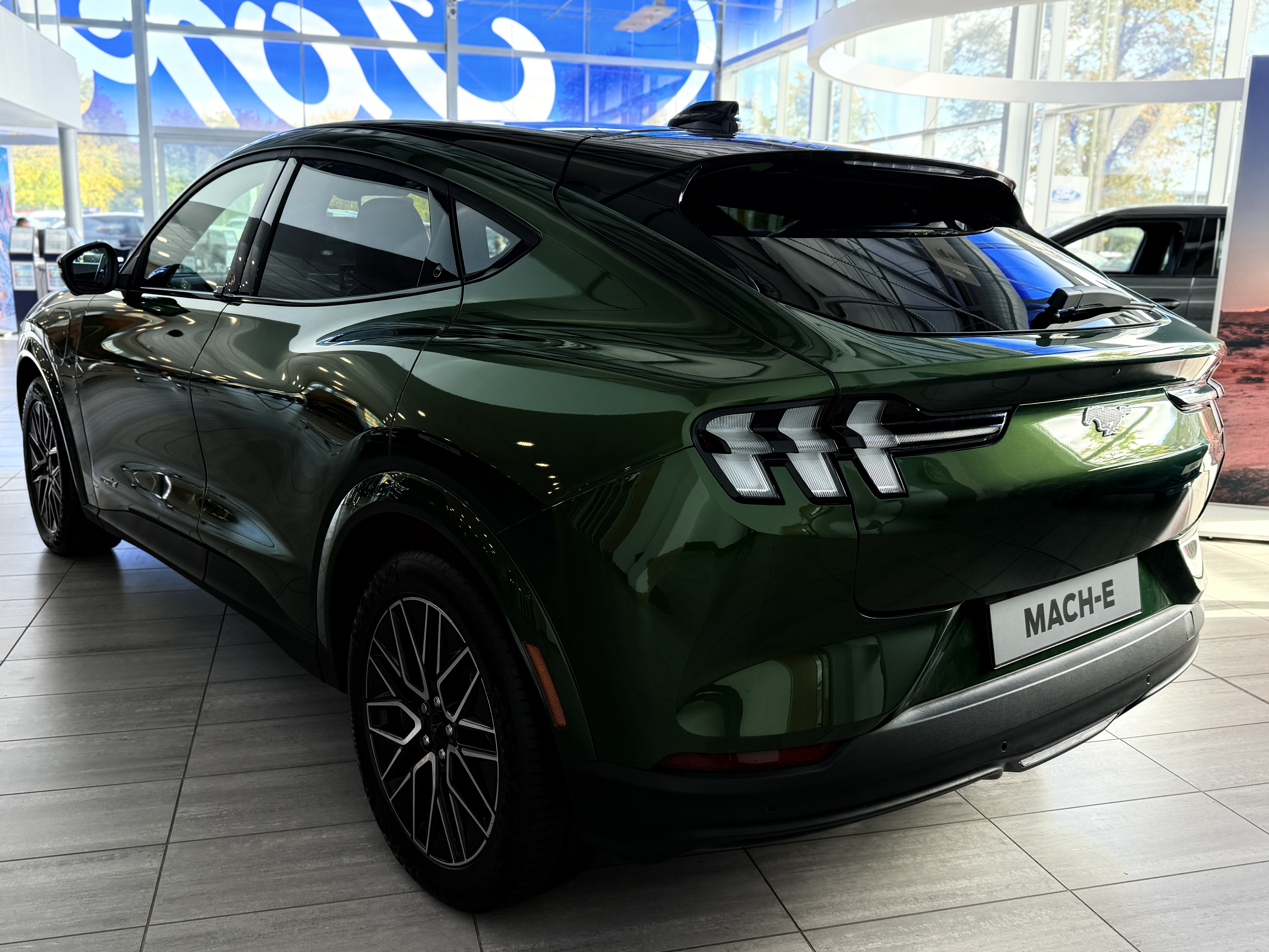 FORD MUSTANG MACH-E 258KW EXTENDED RANGE 88KWH AWD 5DR AUTO