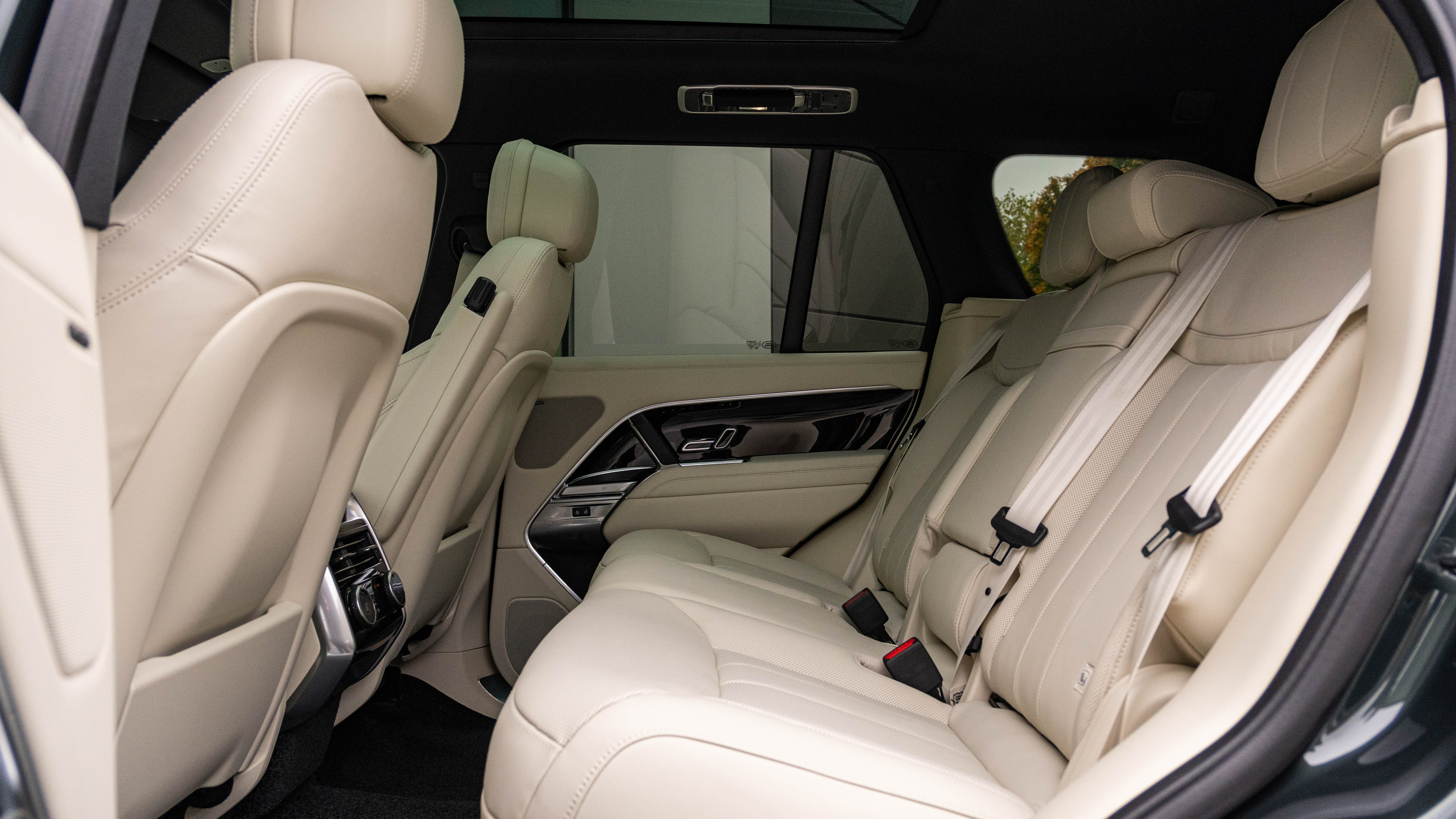 RANGE ROVER 3.0 D350 SE 4DR AUTO ESTATE