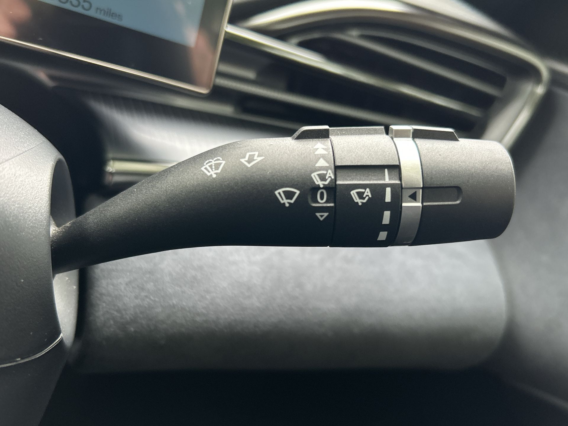 AWD 83KWH