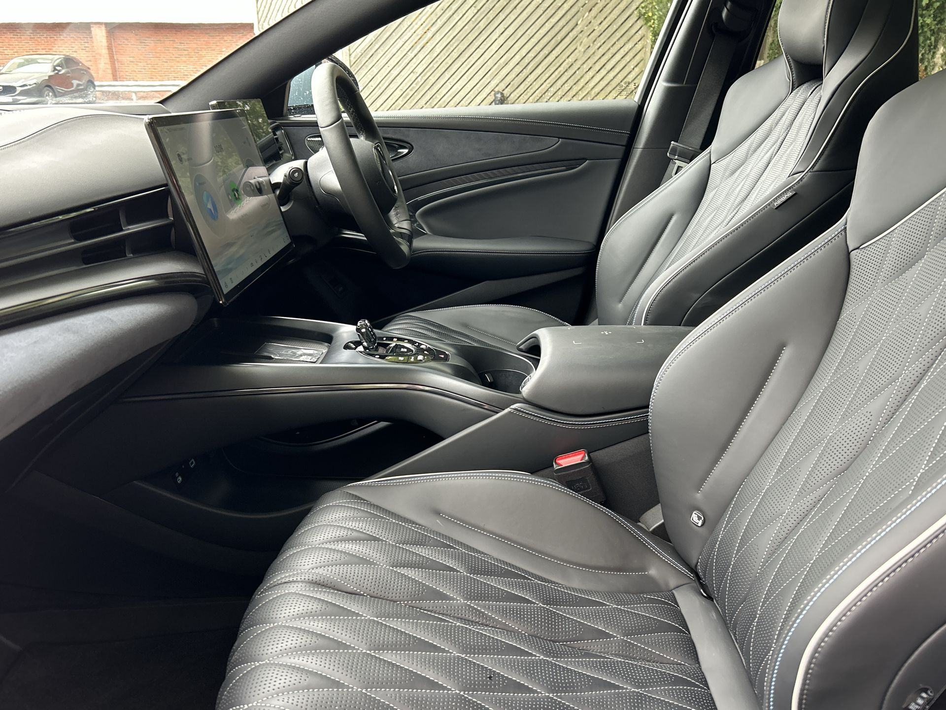 AWD 83KWH