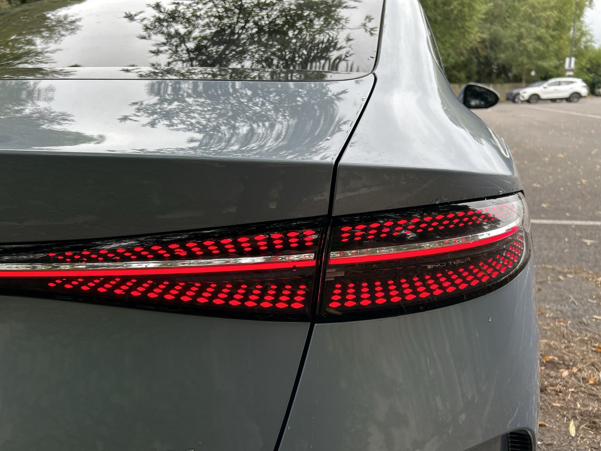 AWD 83KWH