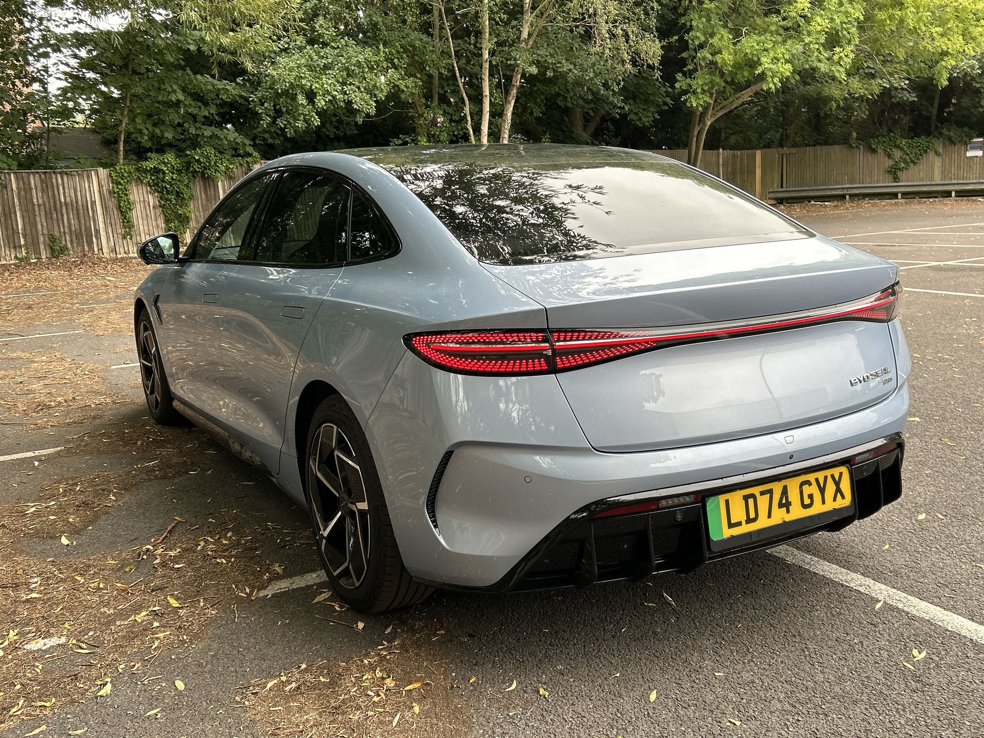 AWD 83KWH