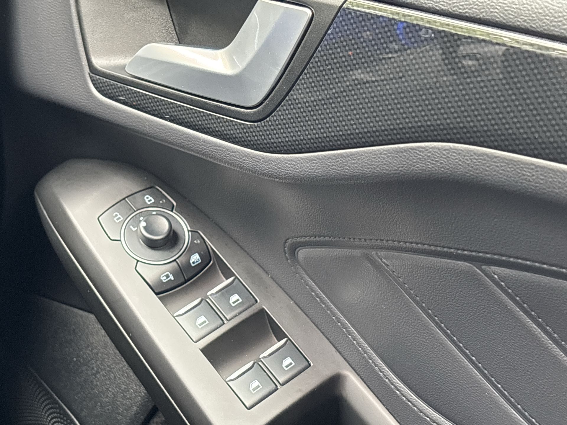 ECOBOOST HYBRID MHEV 155