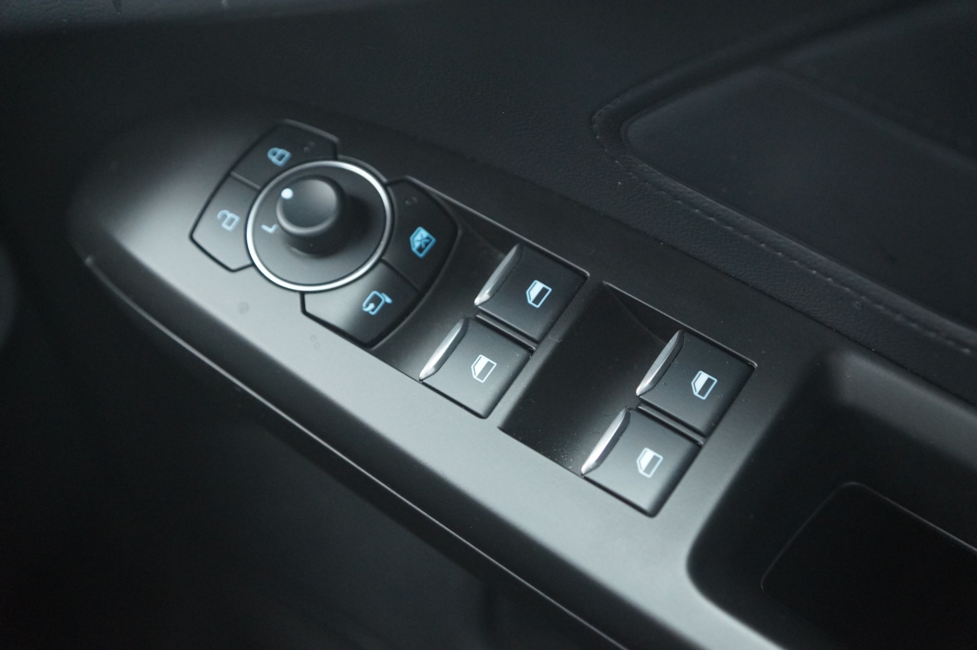 ECOBOOST HYBRID MHEV 155