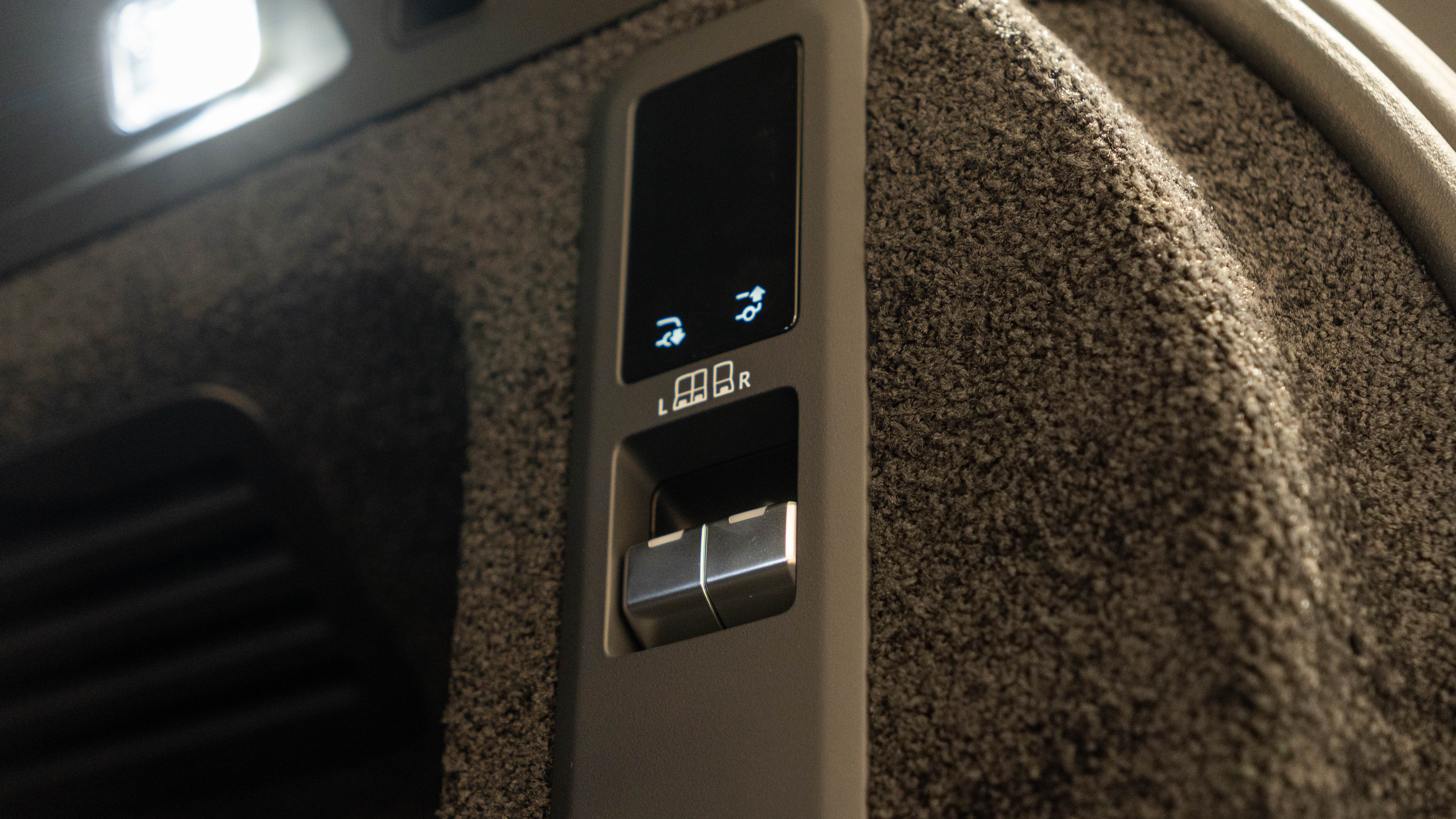 RANGE ROVER 3.0 D350 SE 4DR AUTO ESTATE