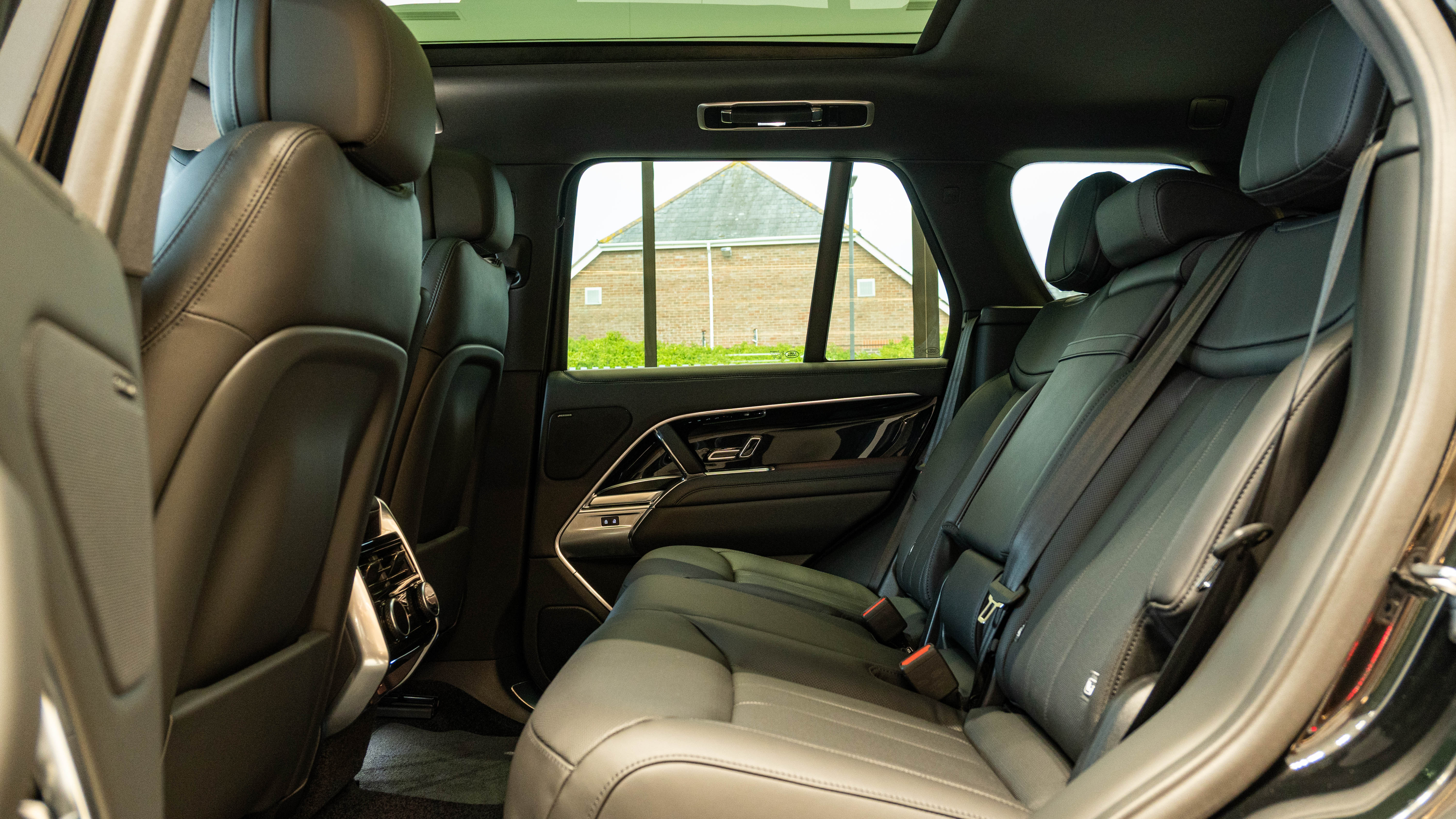 RANGE ROVER 3.0 D350 SE 4DR AUTO ESTATE