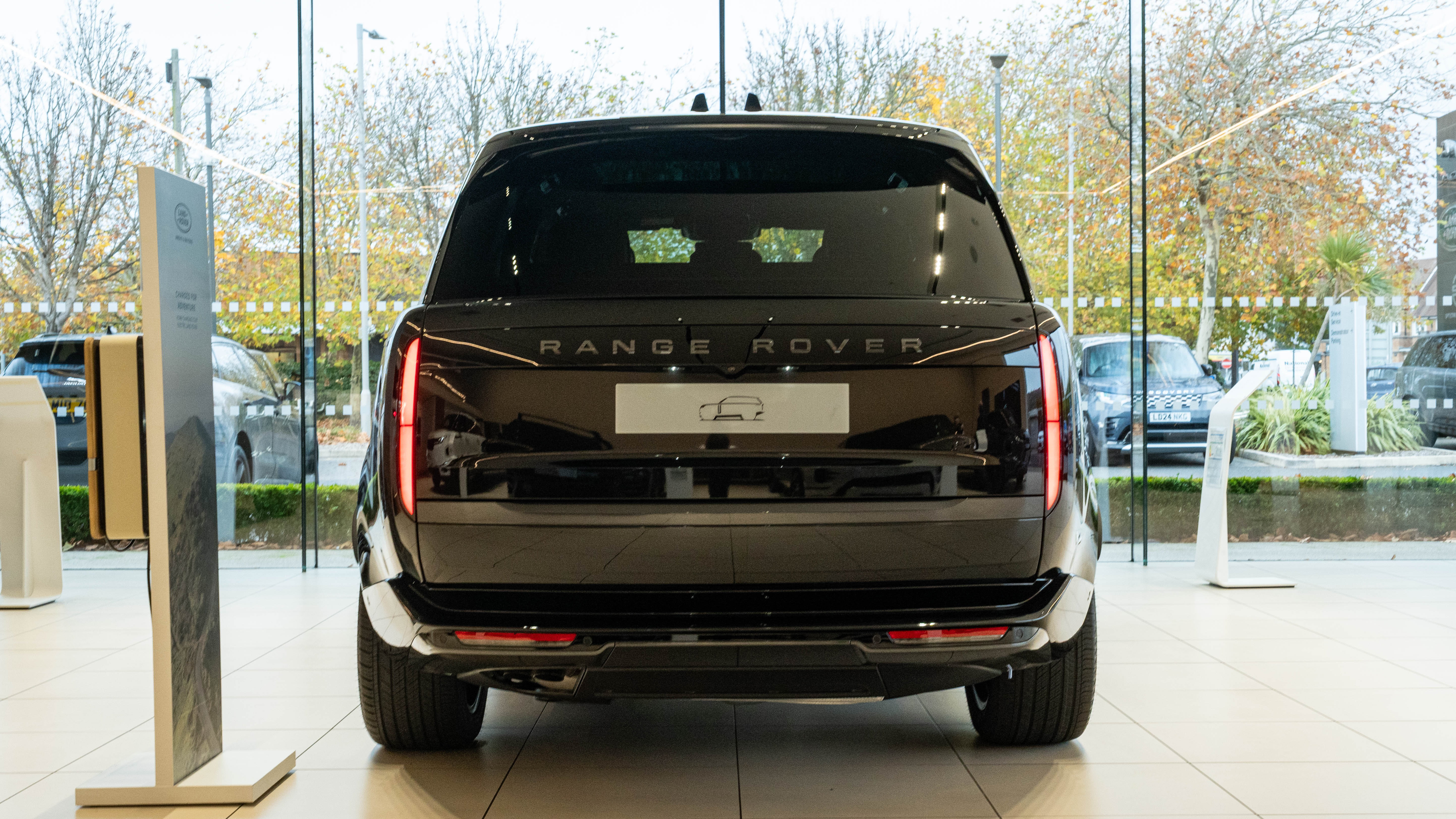 RANGE ROVER 3.0 D350 SE 4DR AUTO ESTATE