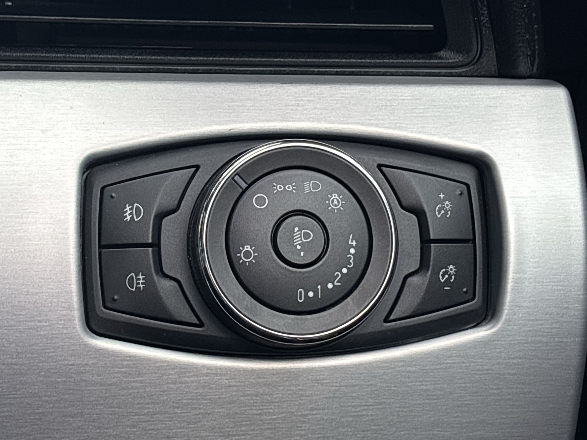 V8