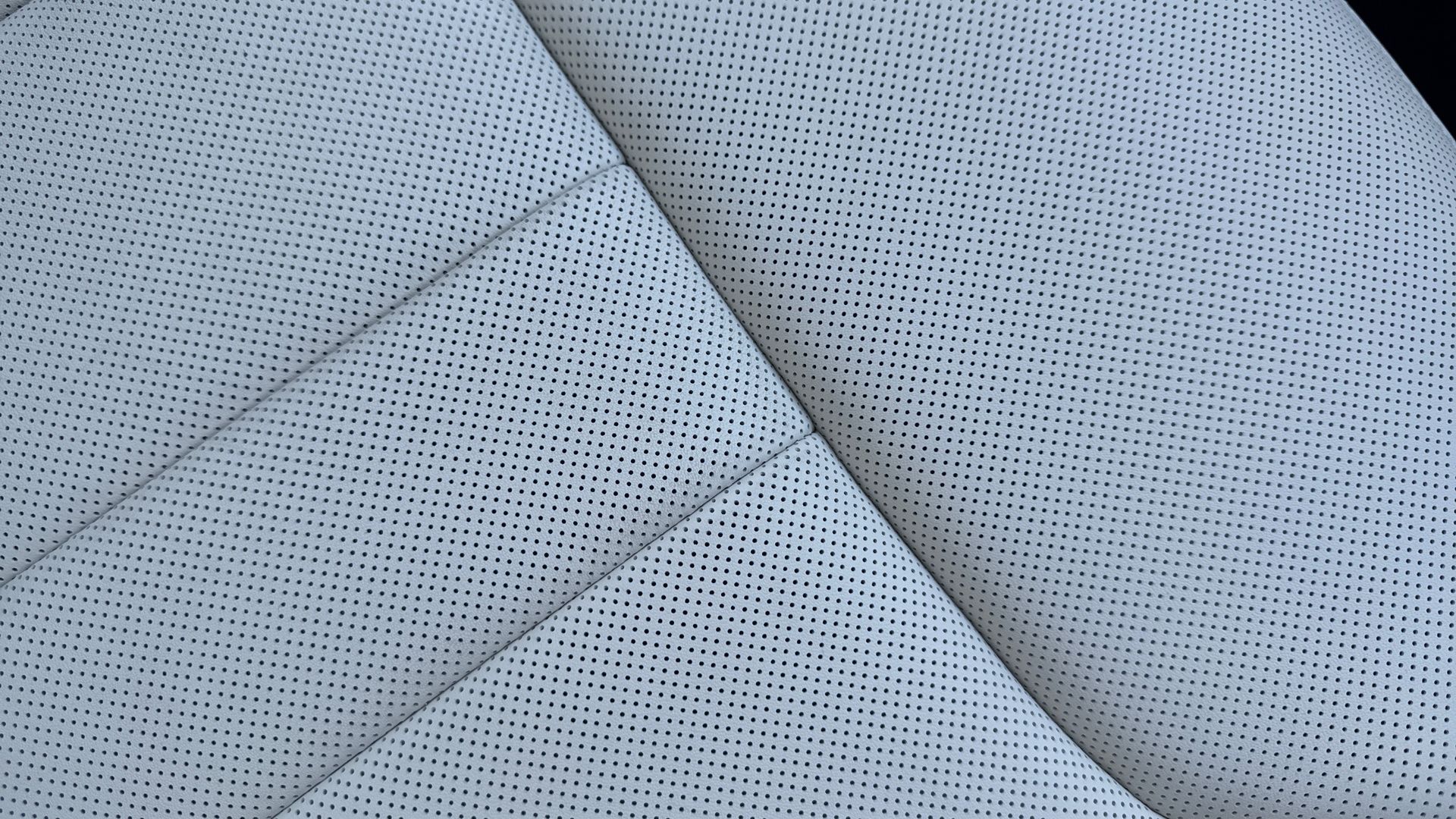 RANGE ROVER 3.0 D300 SE 4DR AUTO ESTATE