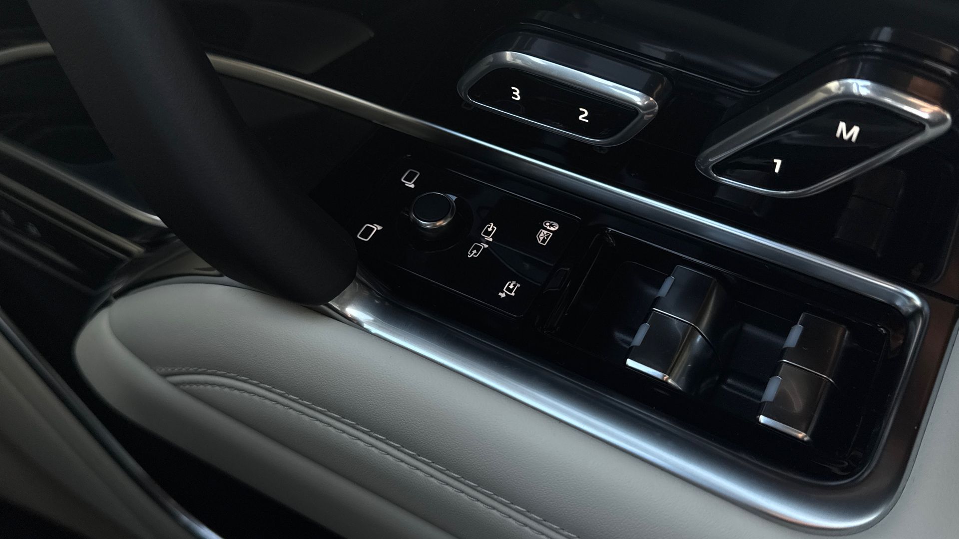 RANGE ROVER 3.0 D300 SE 4DR AUTO ESTATE