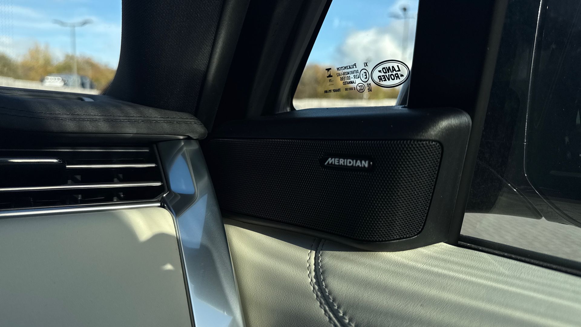 RANGE ROVER 3.0 D300 SE 4DR AUTO ESTATE