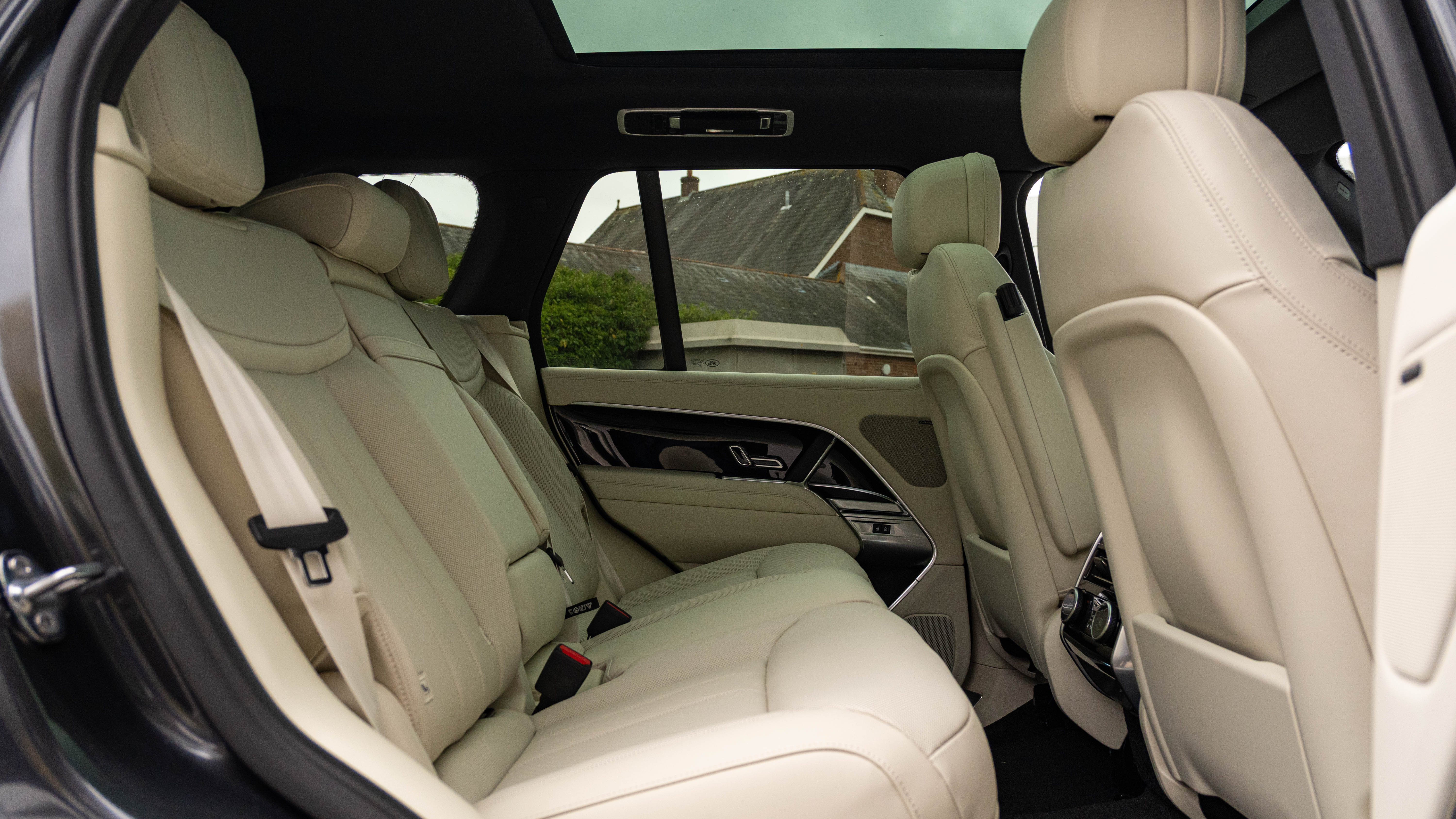 RANGE ROVER 3.0 D350 SE 4DR AUTO ESTATE