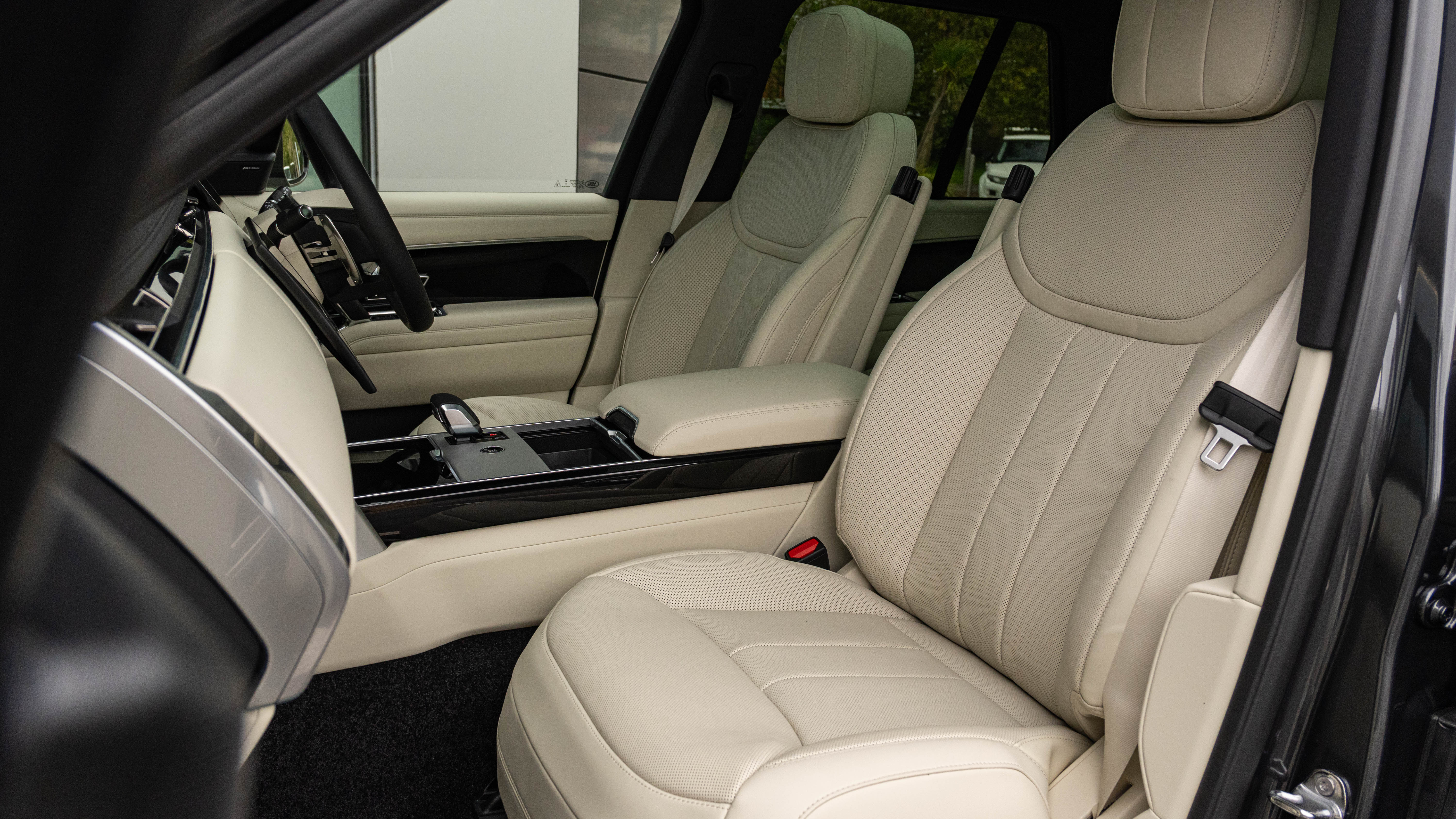 RANGE ROVER 3.0 D350 SE 4DR AUTO ESTATE