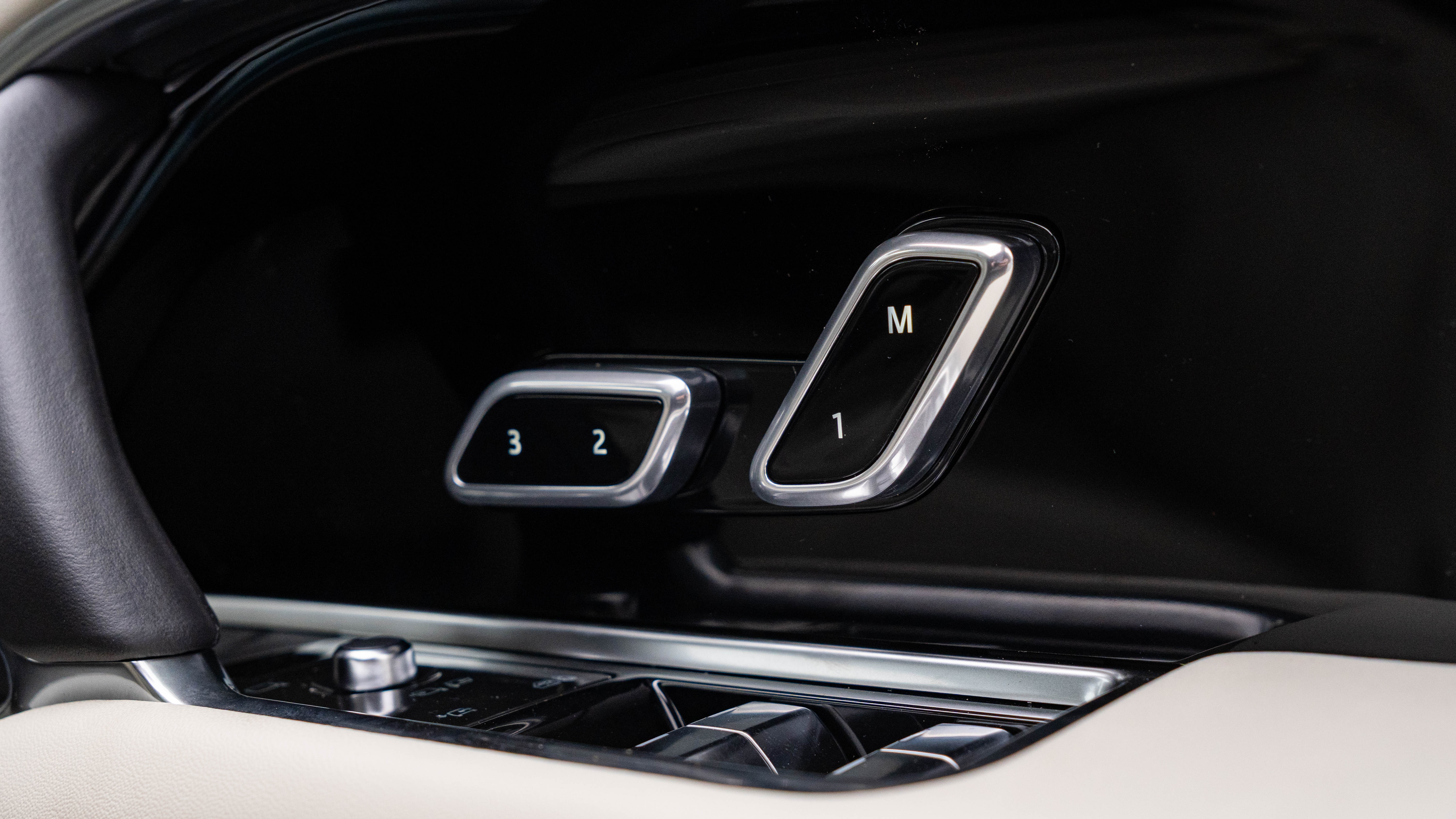 RANGE ROVER 3.0 D350 SE 4DR AUTO ESTATE