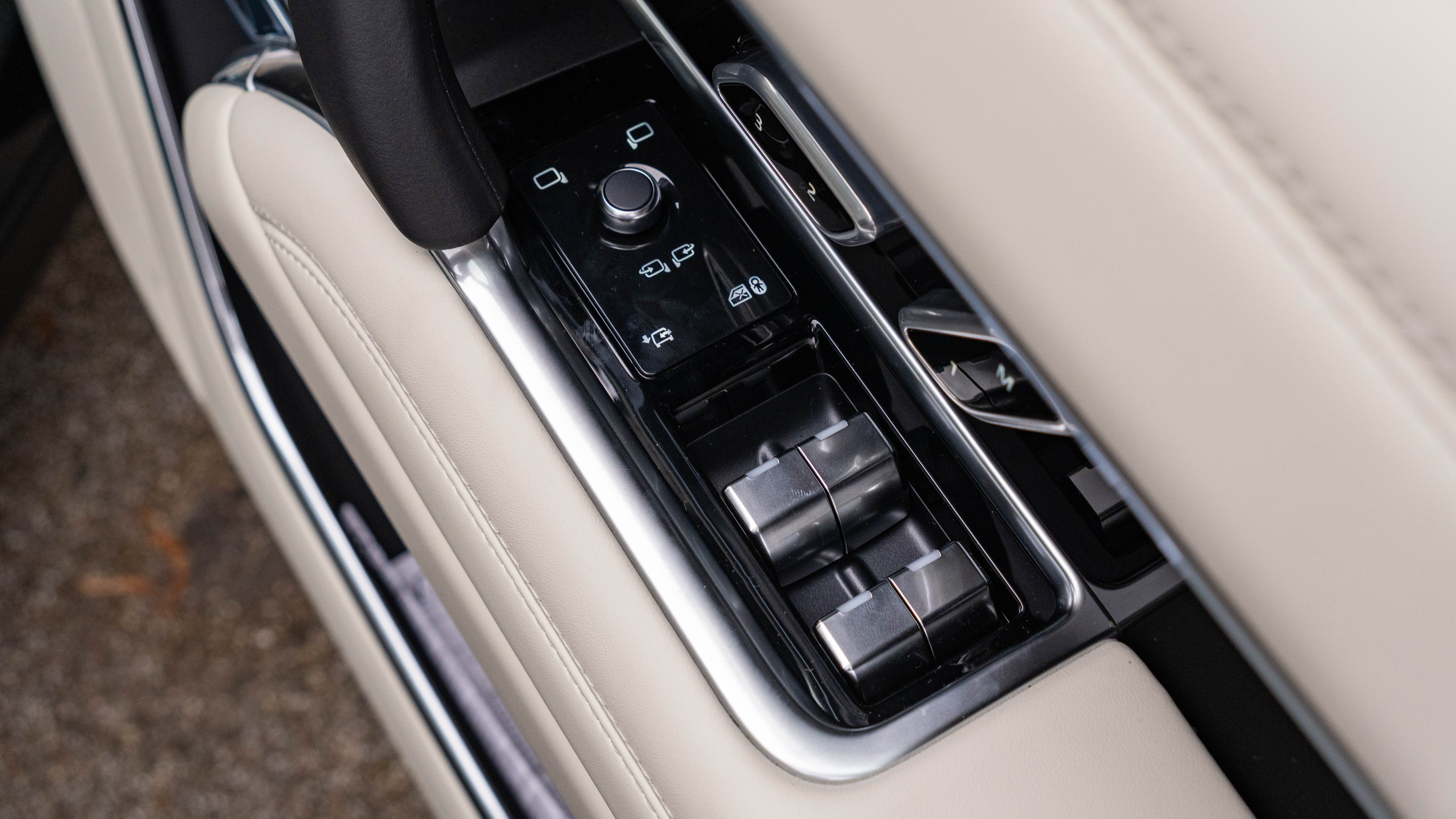 RANGE ROVER 3.0 D350 SE 4DR AUTO ESTATE