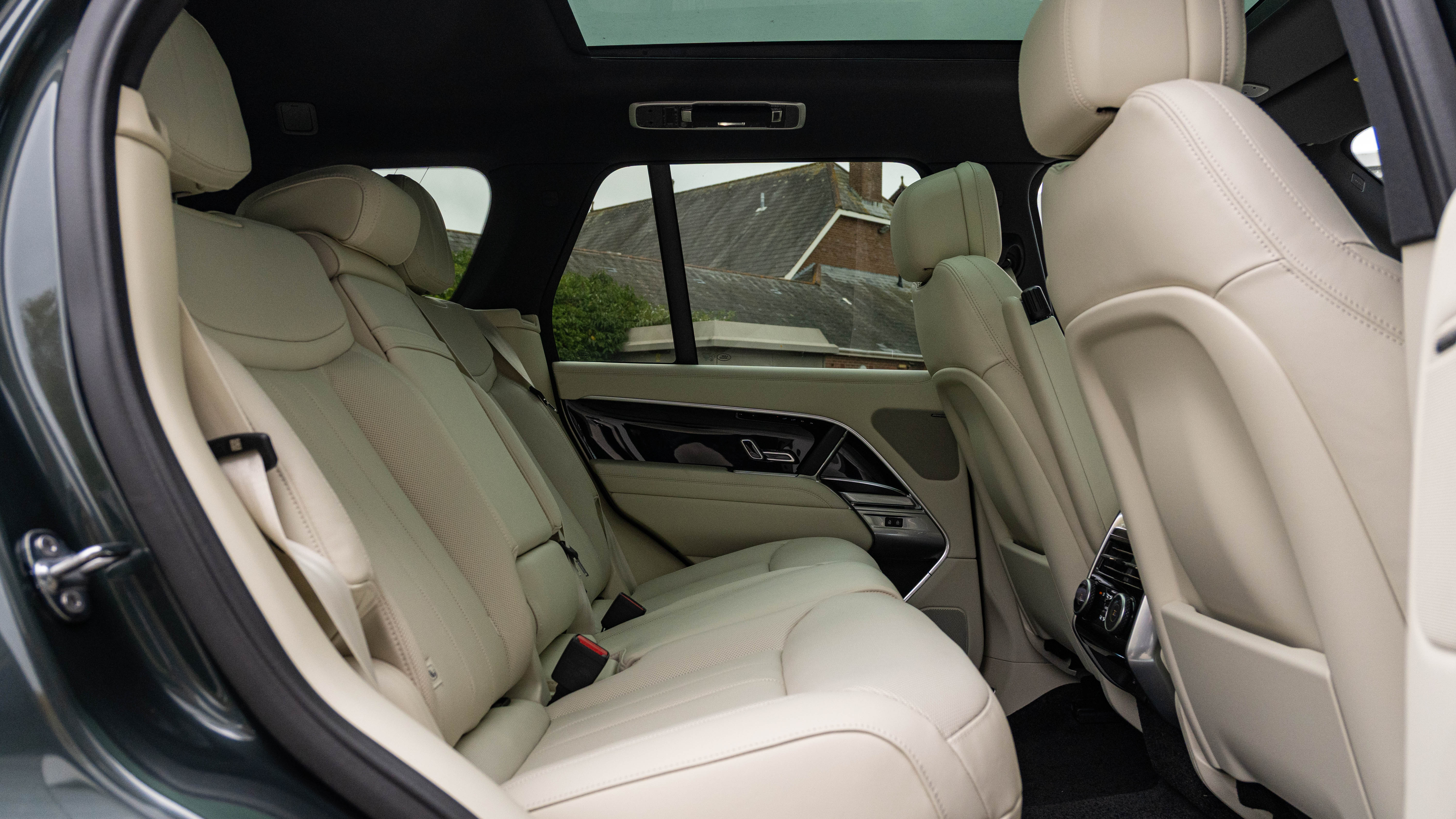 RANGE ROVER 3.0 D350 SE 4DR AUTO ESTATE