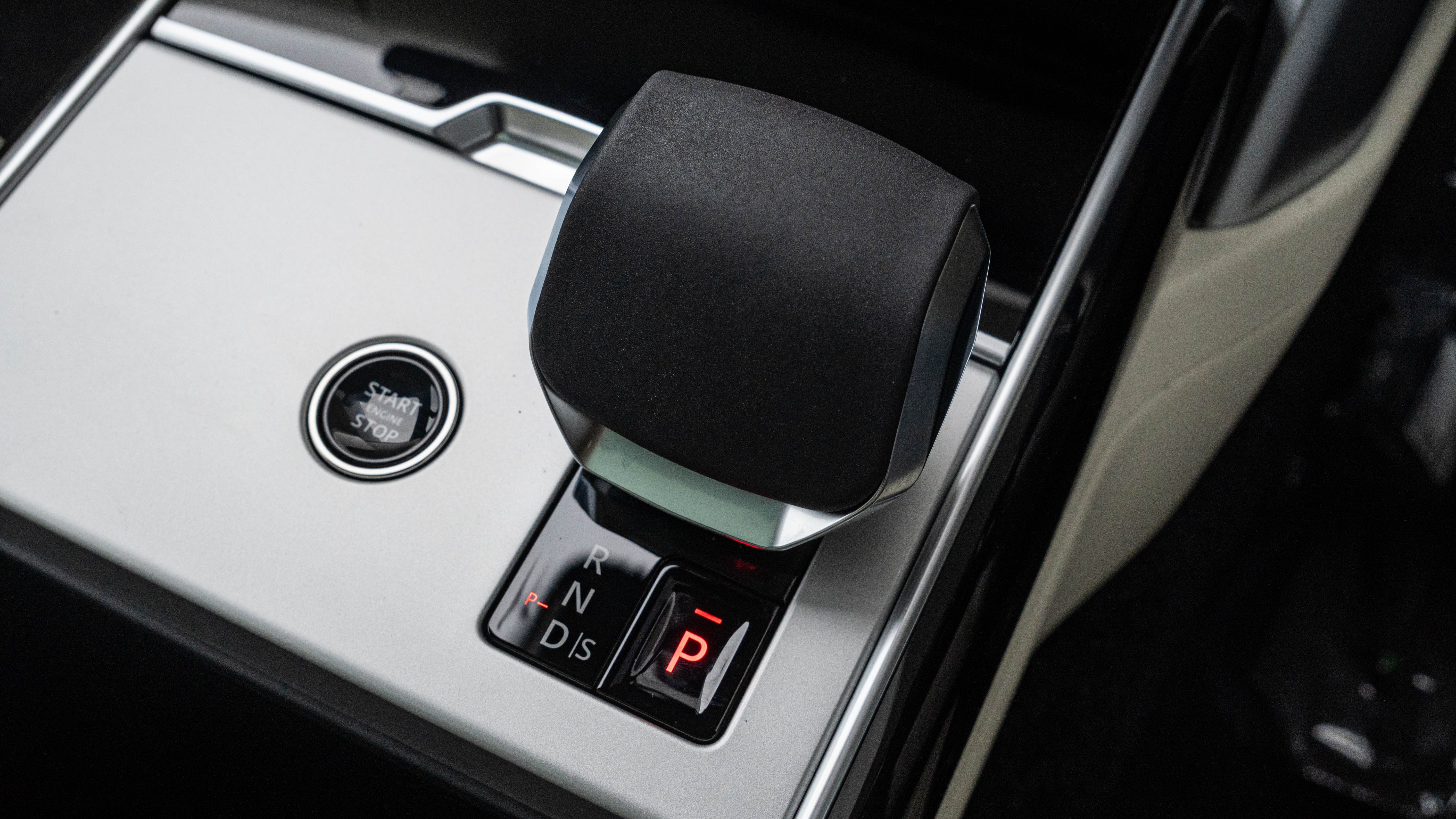 RANGE ROVER 3.0 D350 SE 4DR AUTO ESTATE