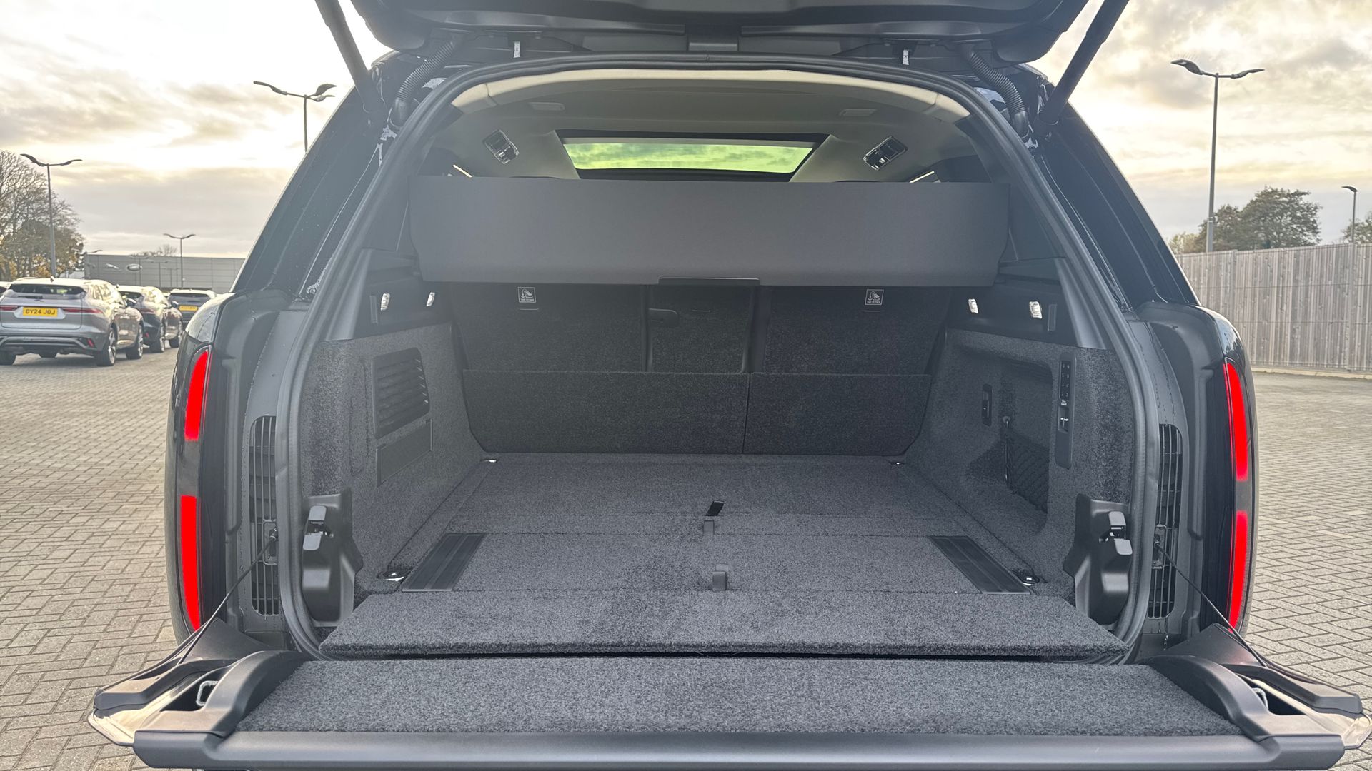 RANGE ROVER 3.0 D350 AUTOBIOGRAPHY LWB 4DR AUTO ESTATE