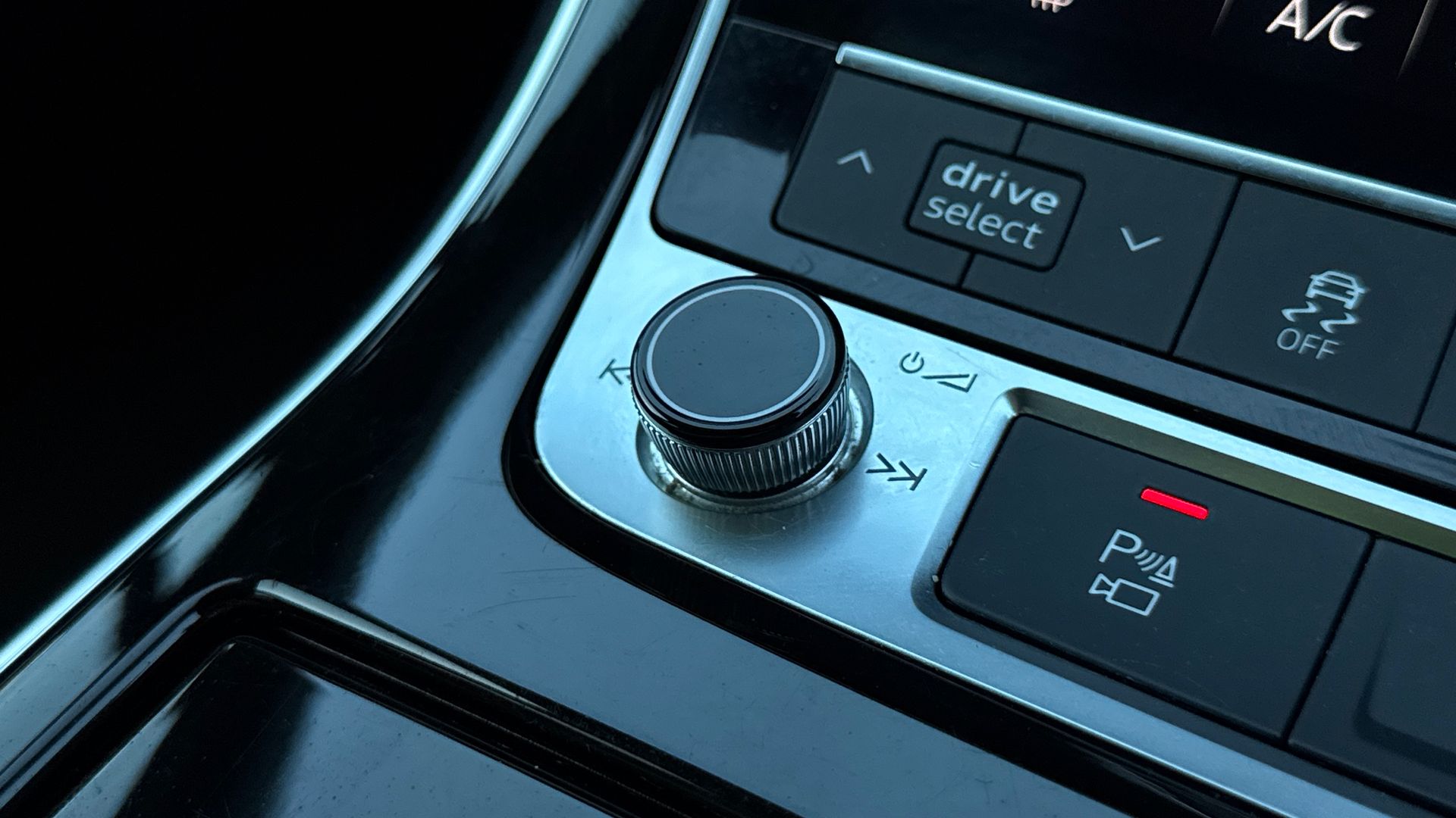 SQ7 TFSI QUATTRO BLACK EDITION TIPTRONIC