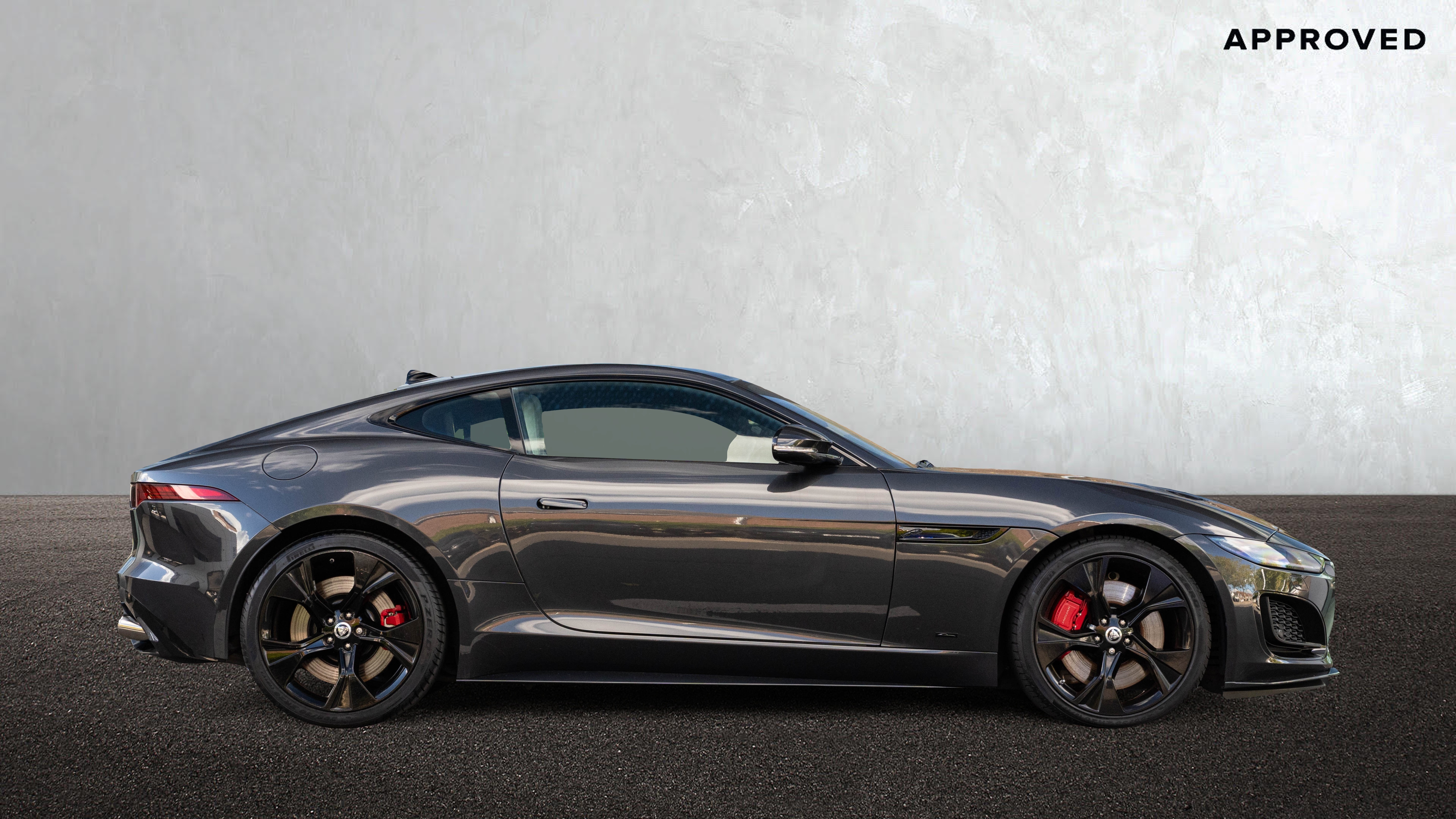 P450 SUPERCHARGED V8 AWD