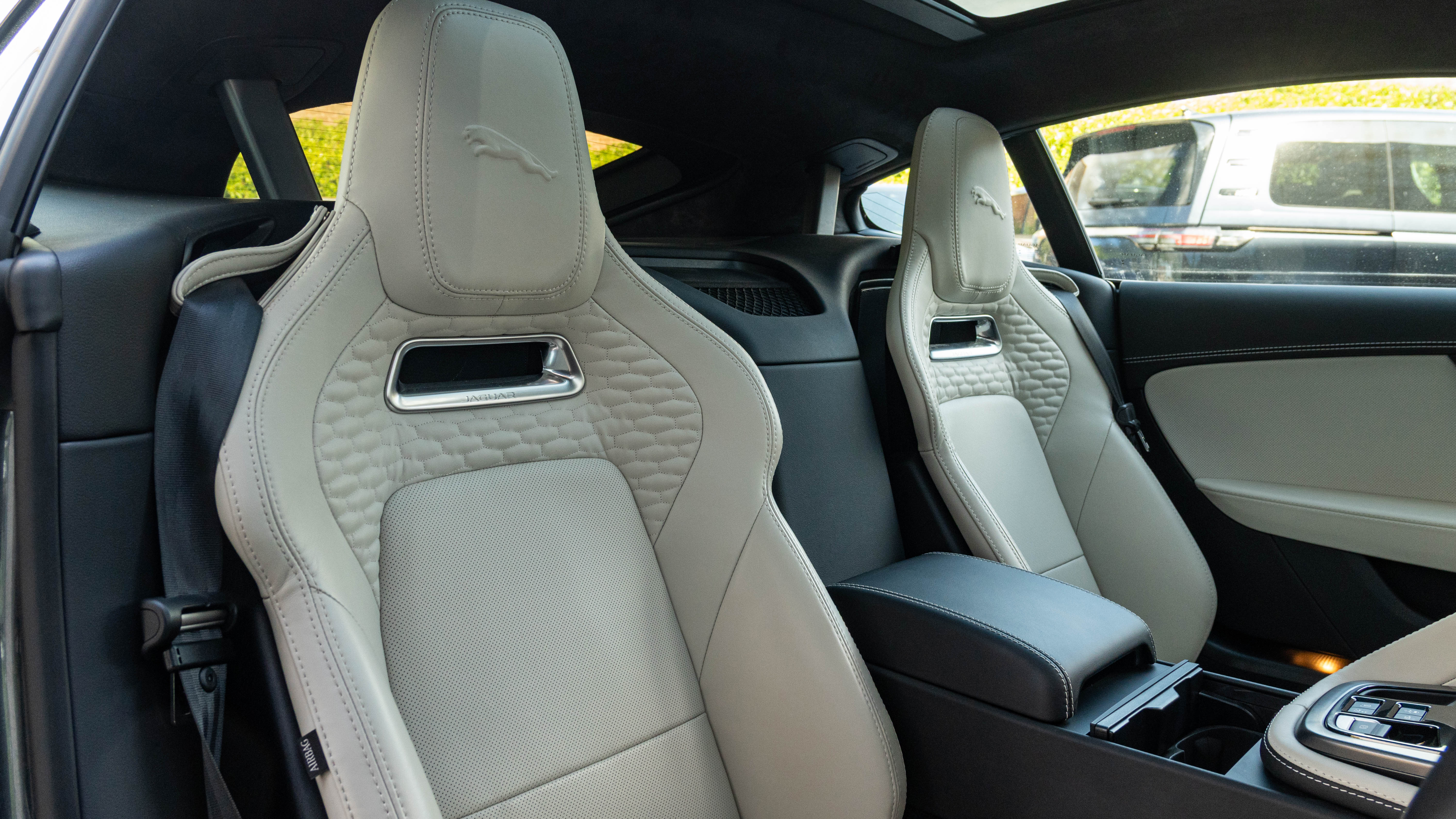 P450 SUPERCHARGED V8 AWD