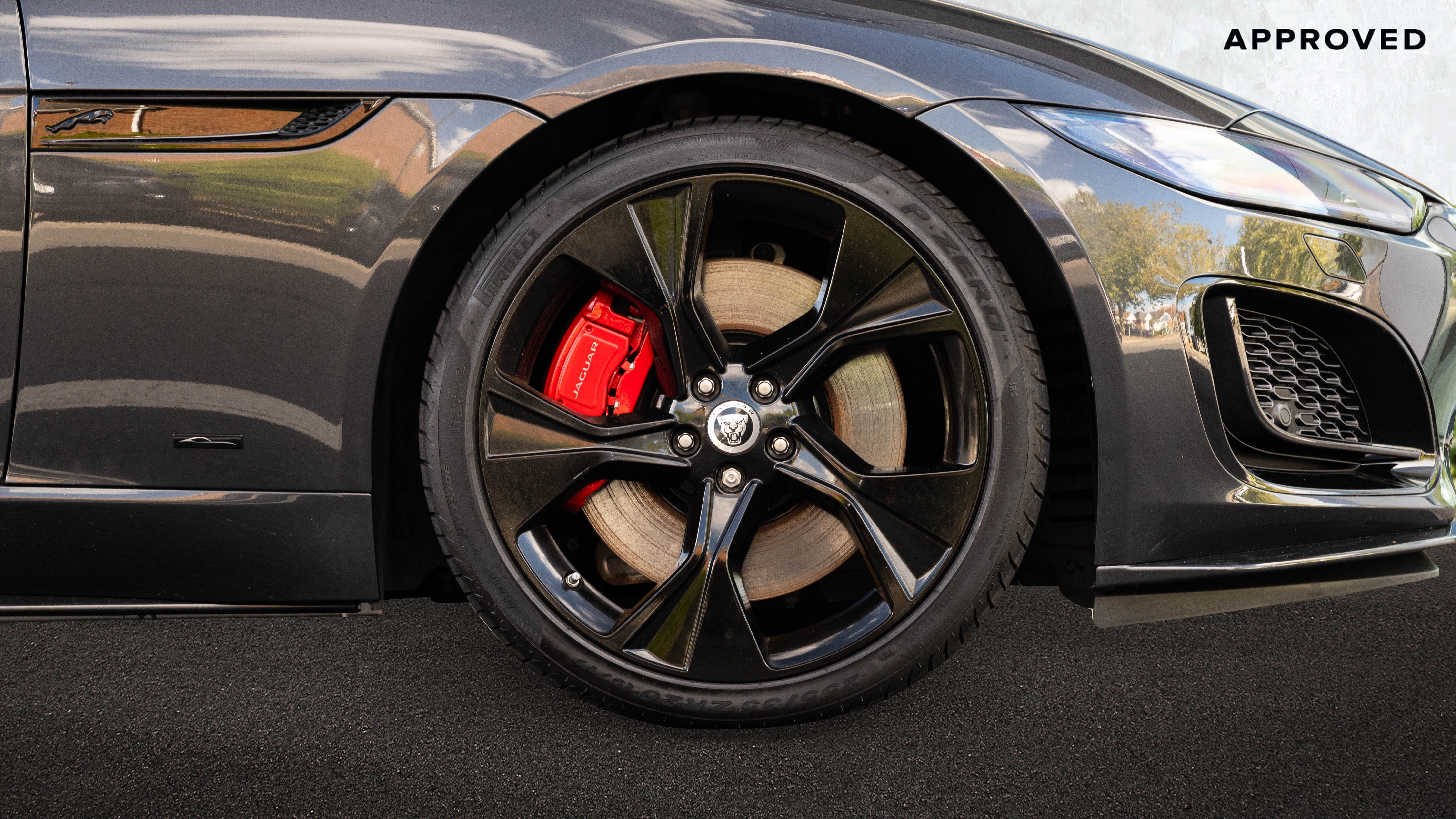 P450 SUPERCHARGED V8 AWD