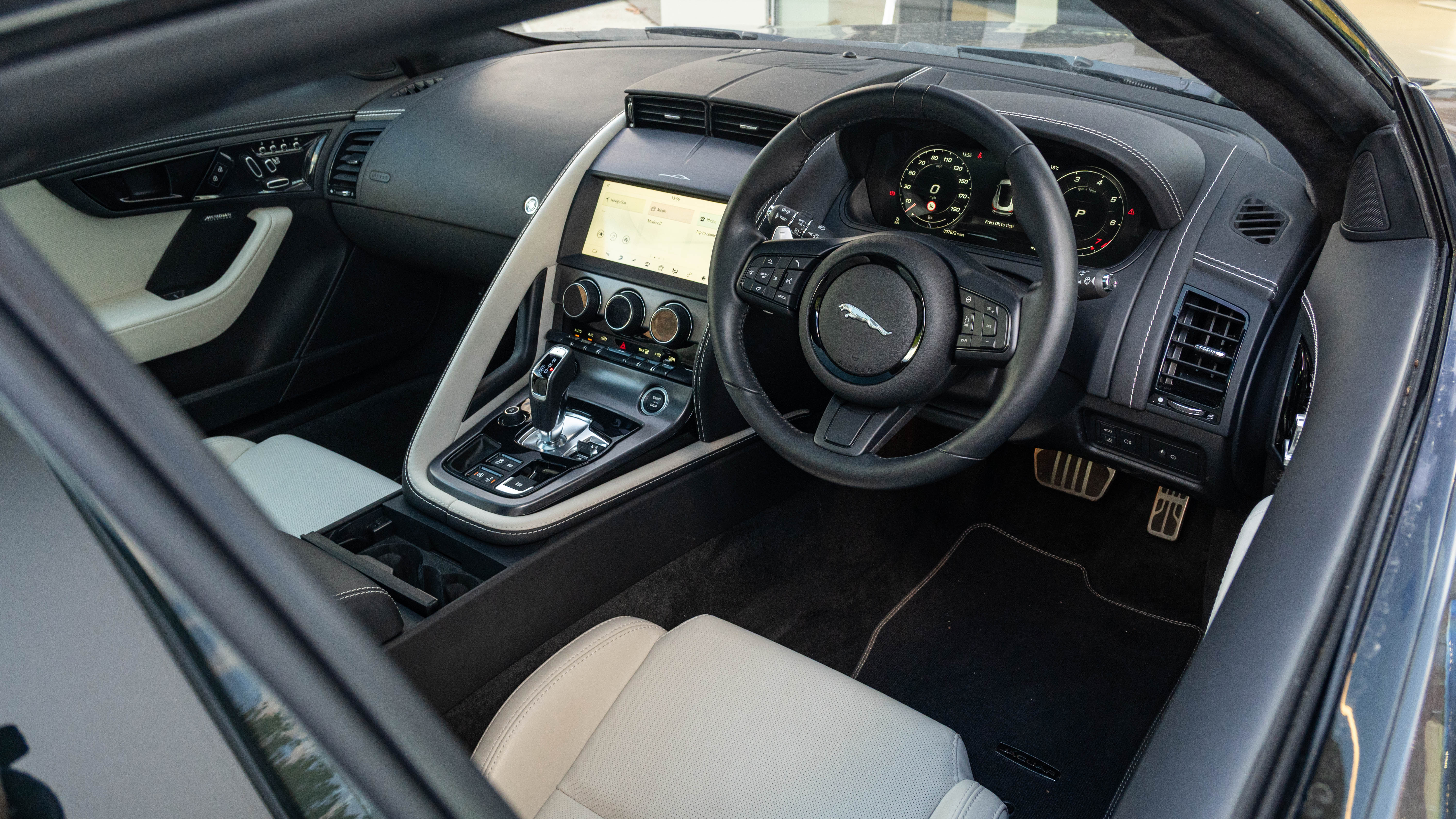P450 SUPERCHARGED V8 AWD