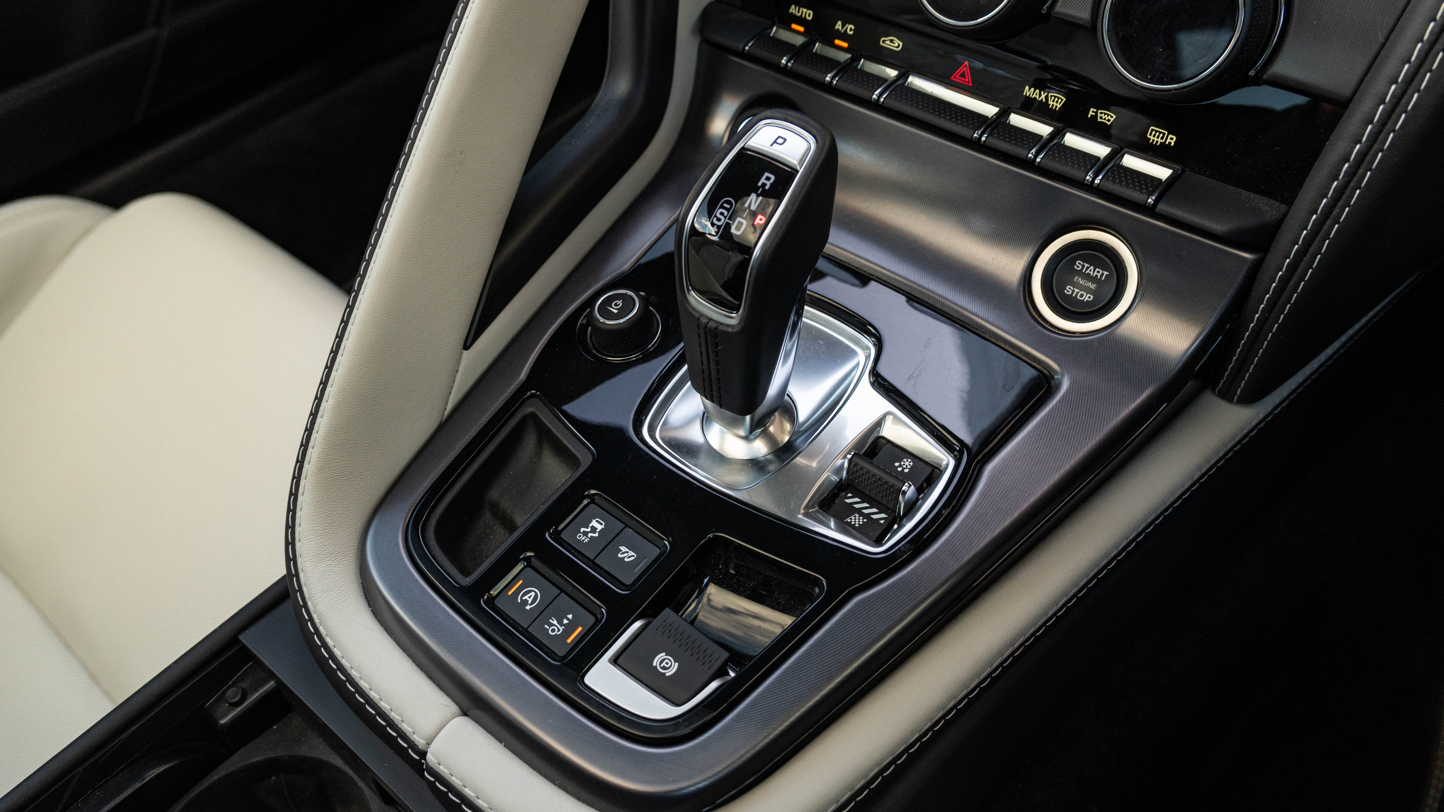 P450 SUPERCHARGED V8 AWD