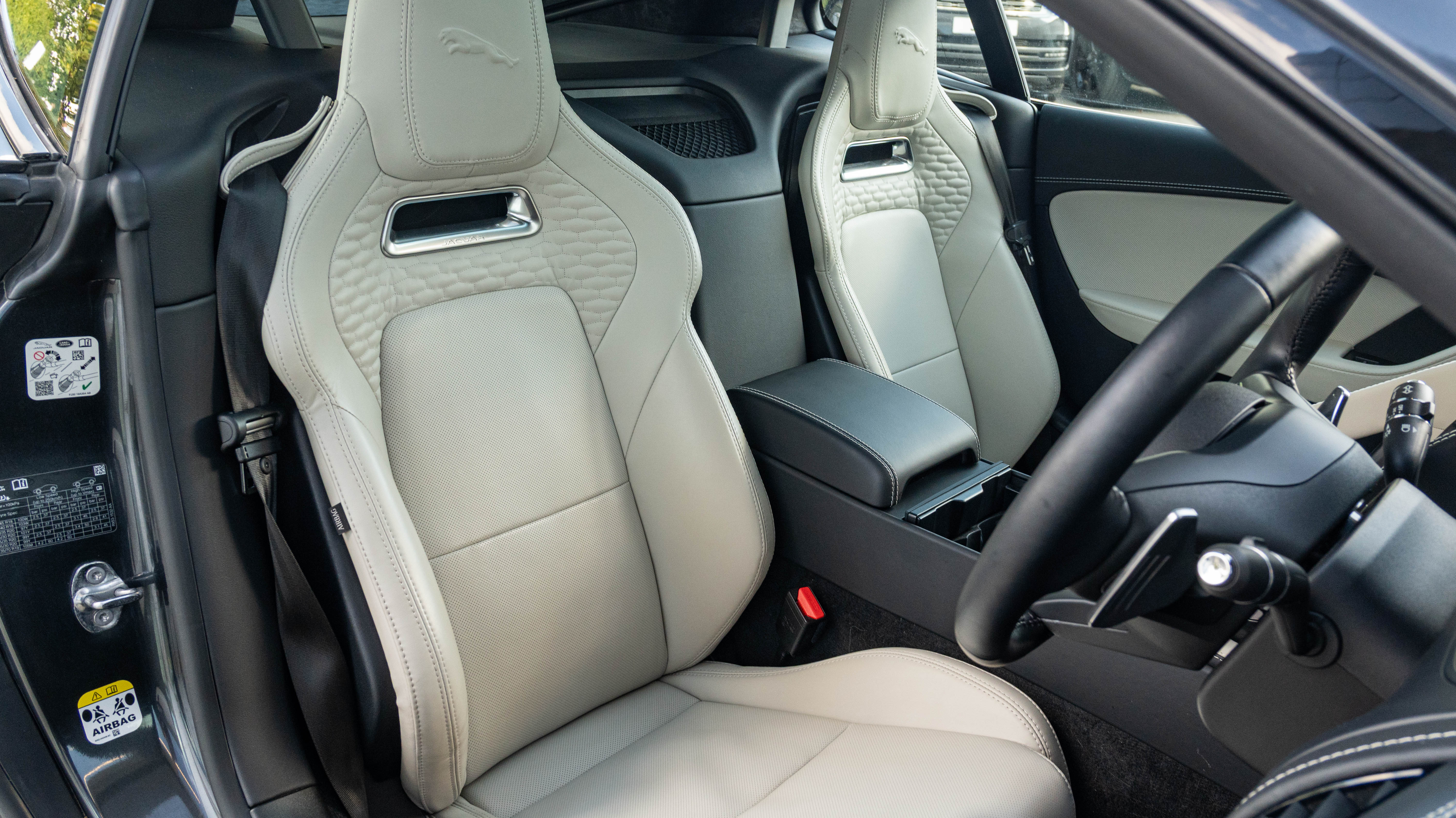 P450 SUPERCHARGED V8 AWD
