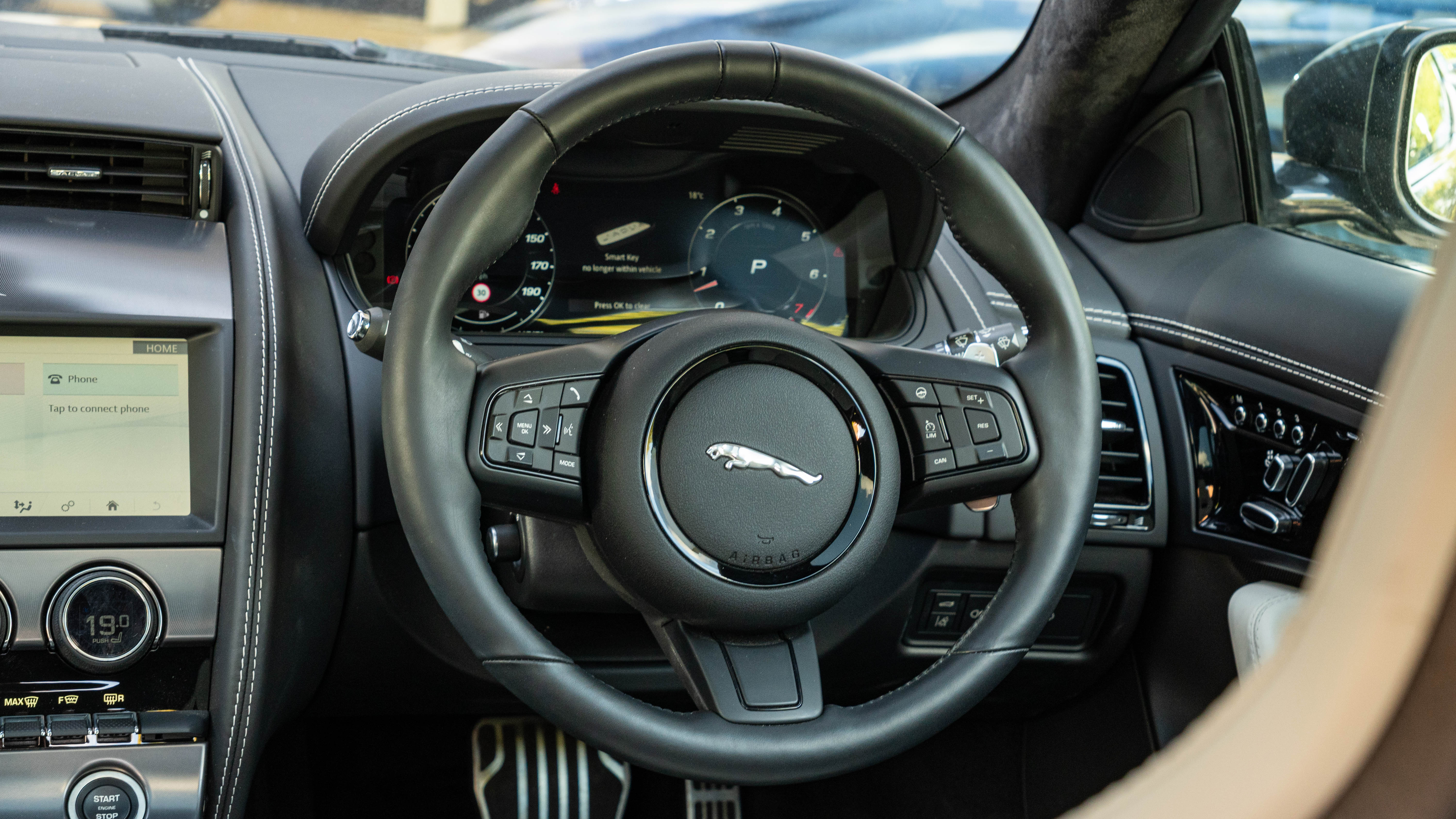 P450 SUPERCHARGED V8 AWD
