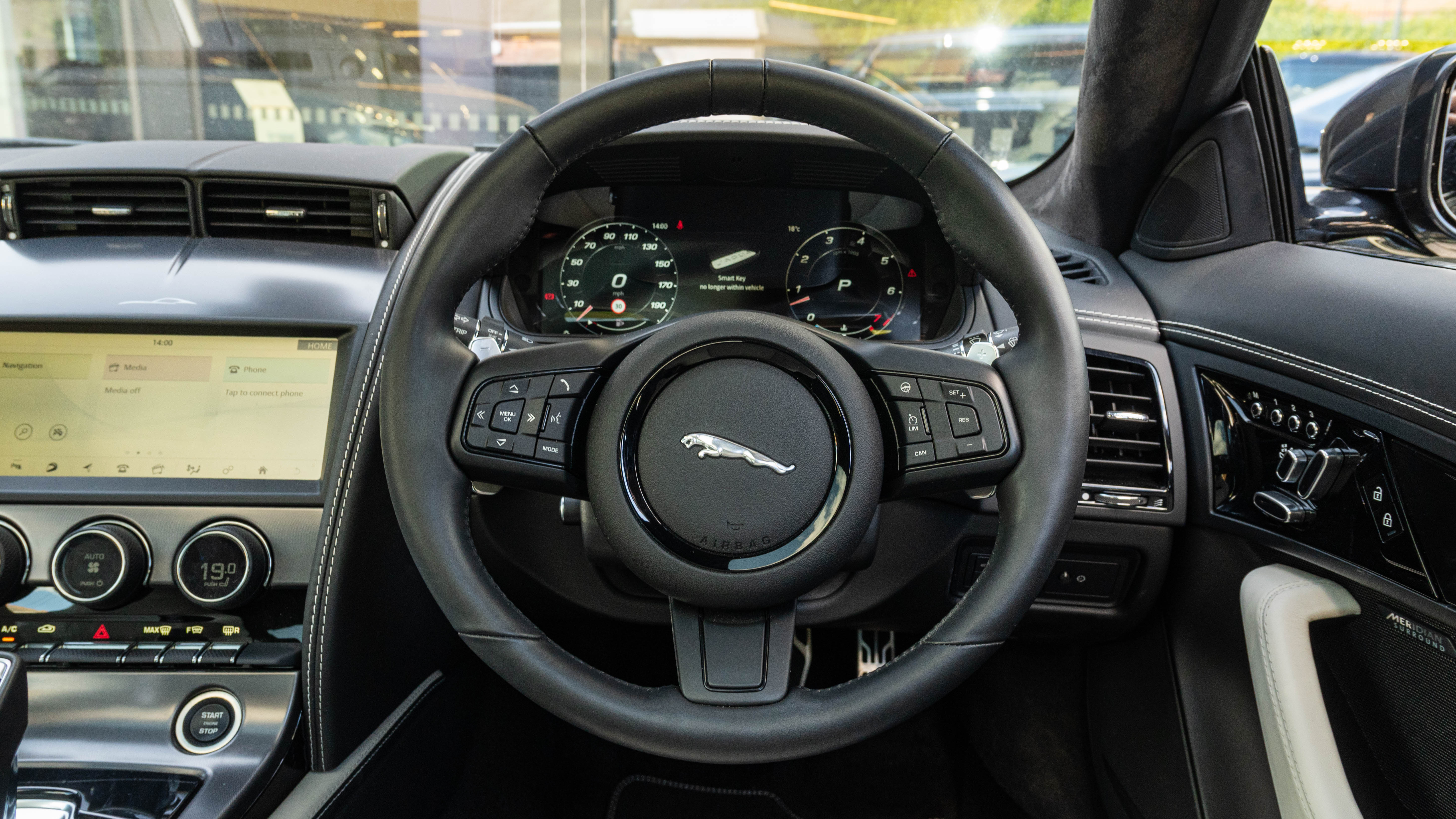 P450 SUPERCHARGED V8 AWD