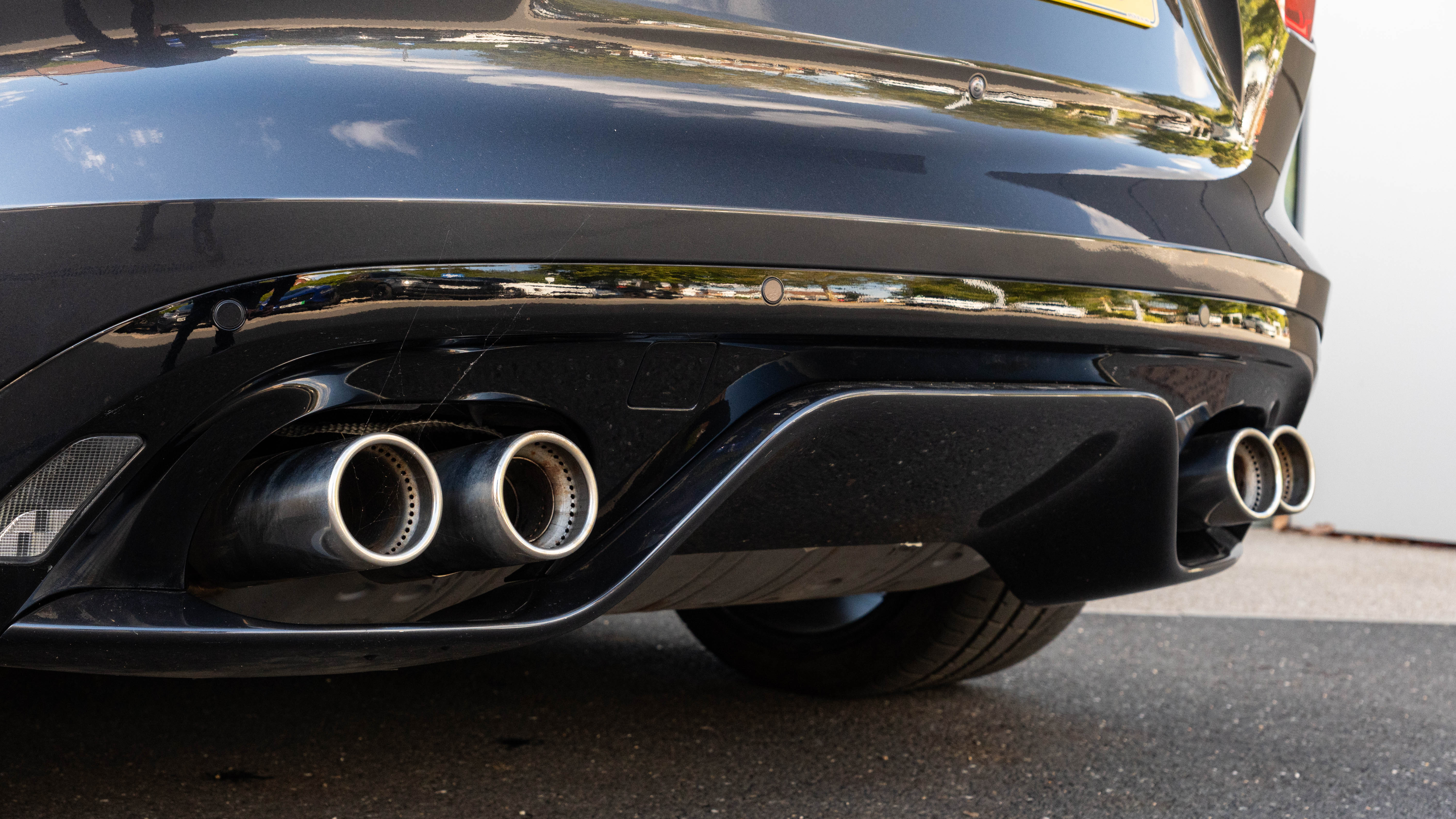 P450 SUPERCHARGED V8 AWD