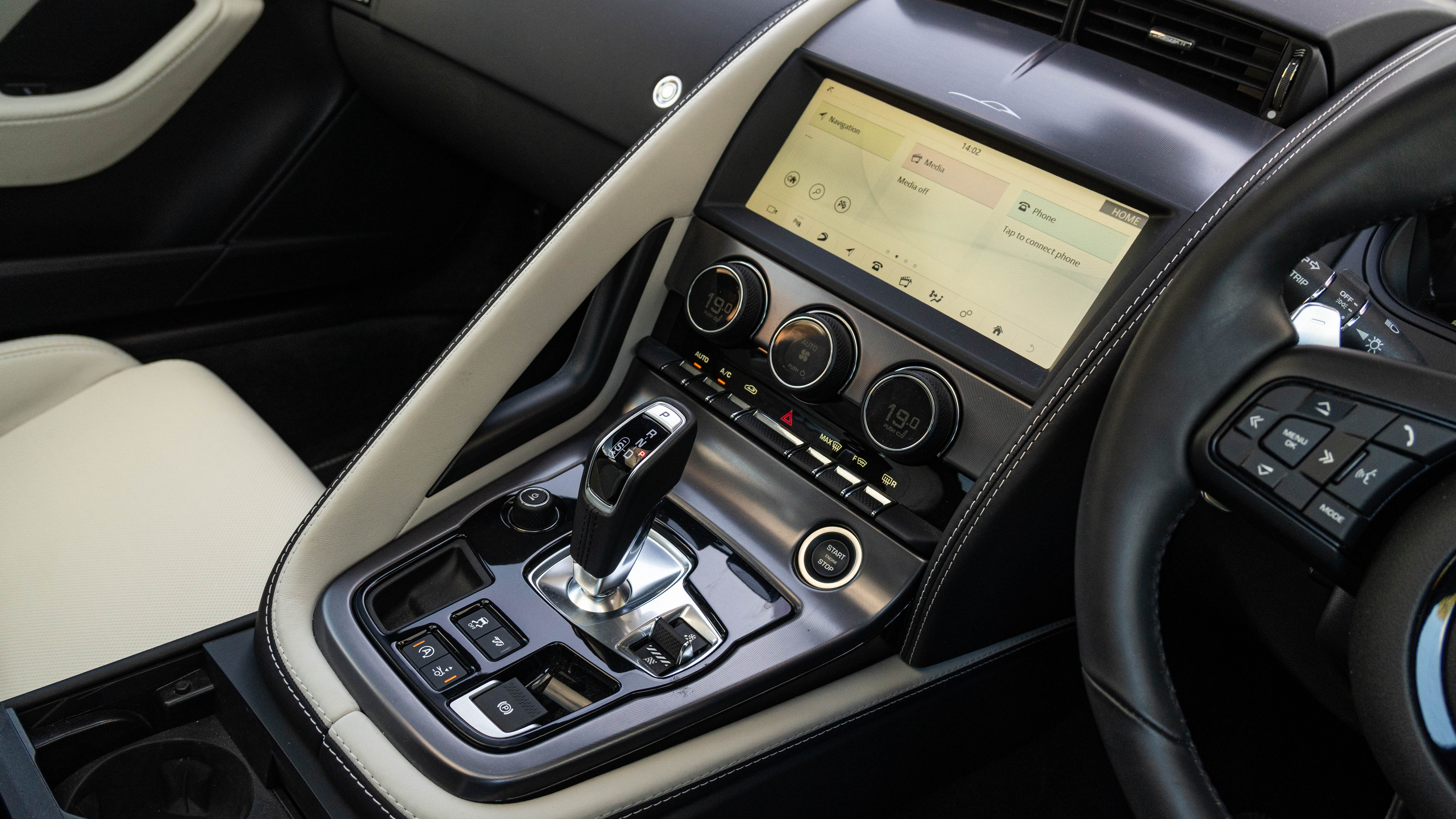 P450 SUPERCHARGED V8 AWD