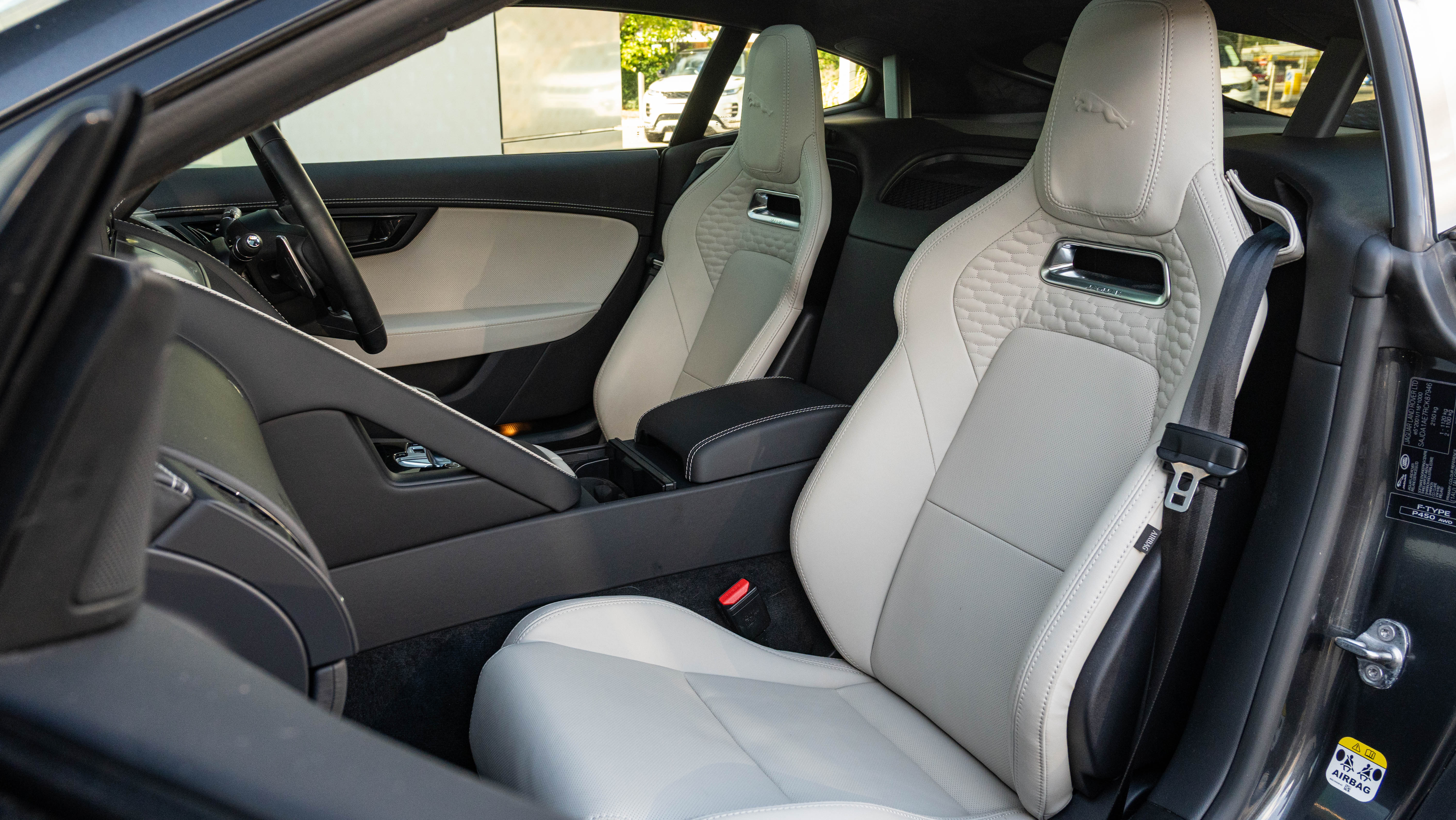 P450 SUPERCHARGED V8 AWD