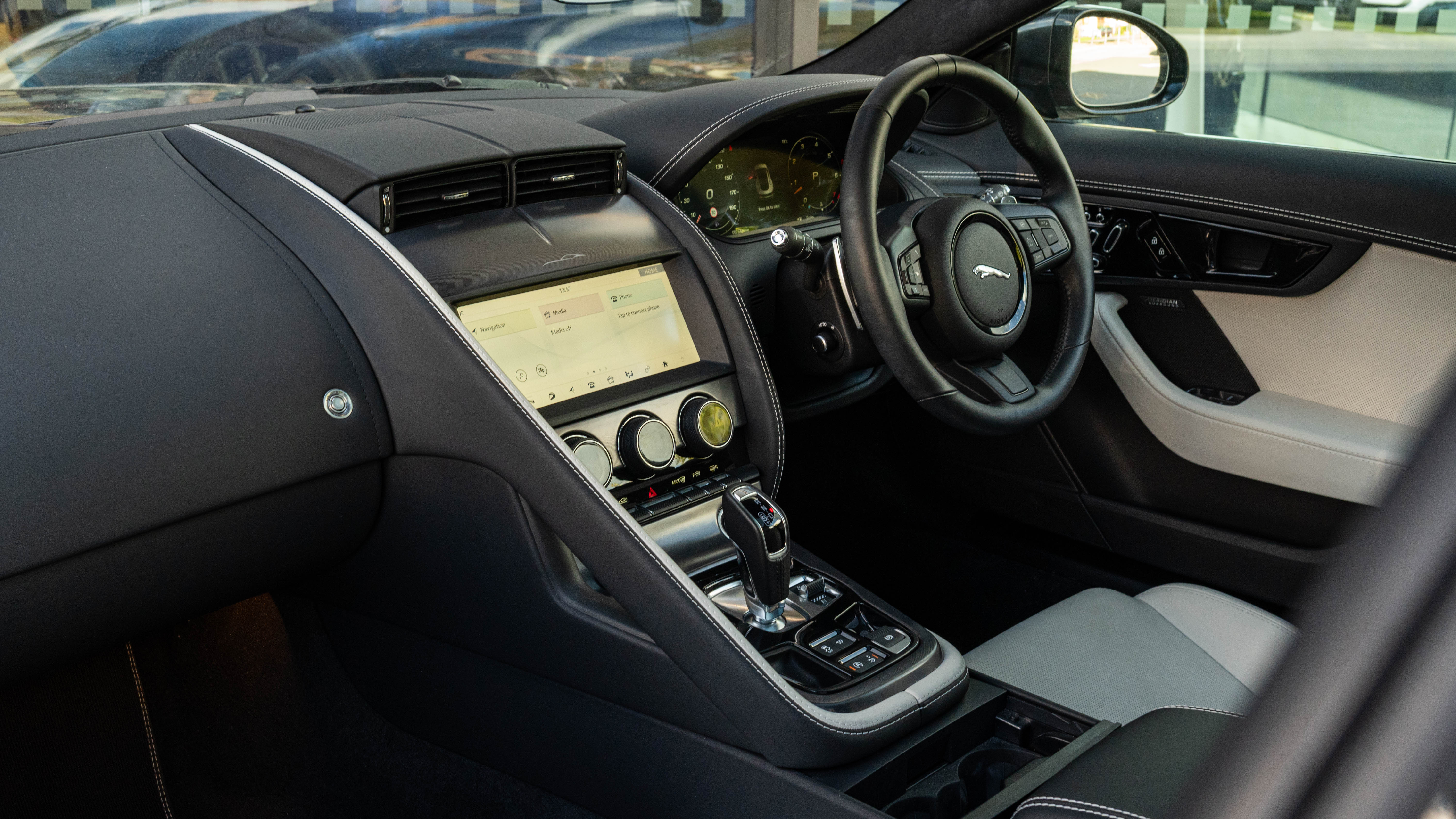P450 SUPERCHARGED V8 AWD