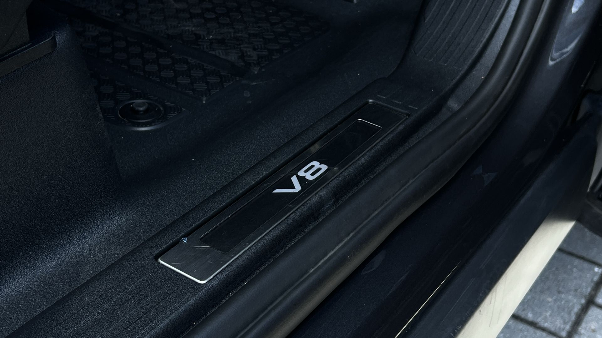 P525 V8 110