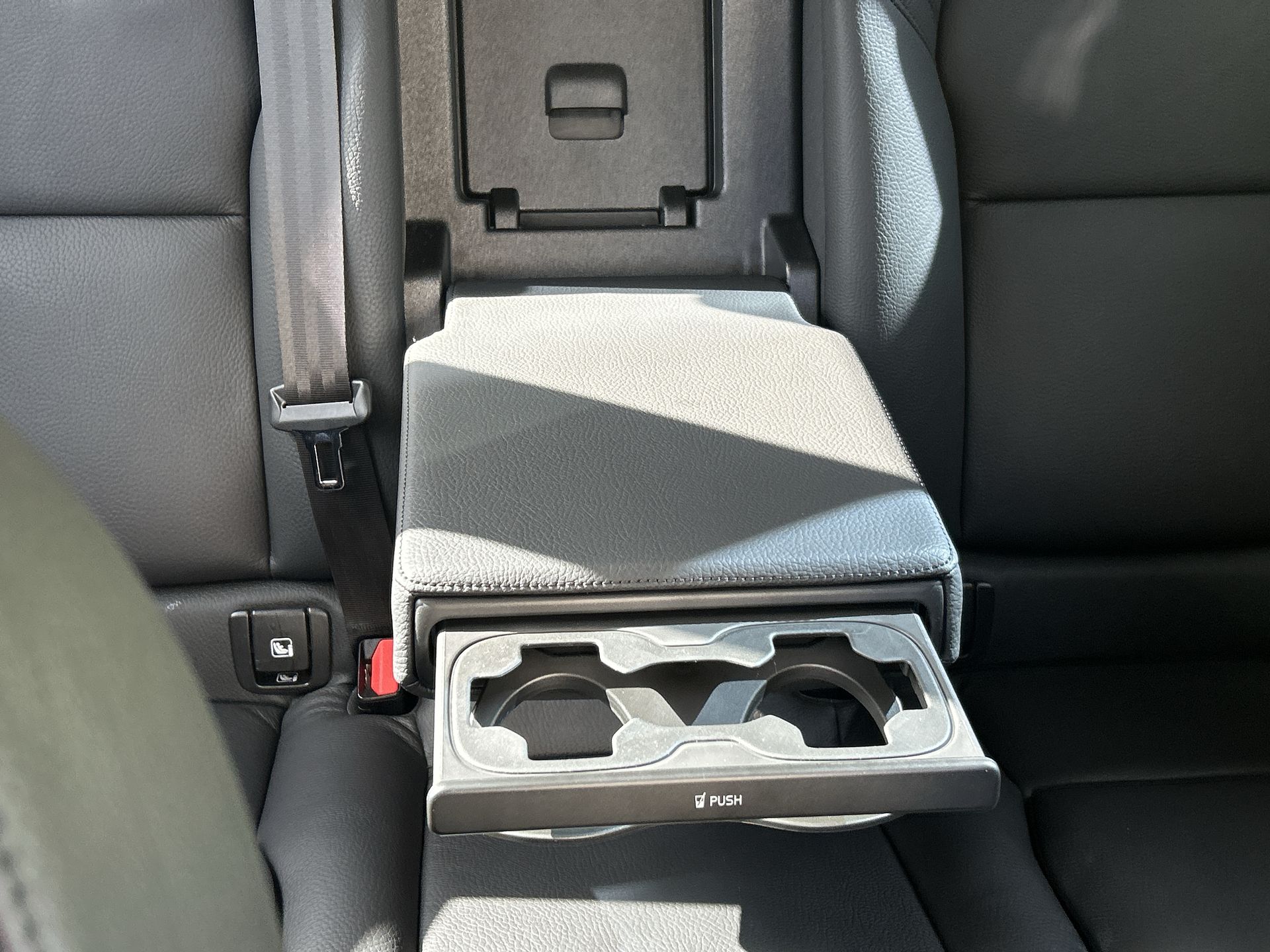 B4D DARK AWD GEARTRONIC