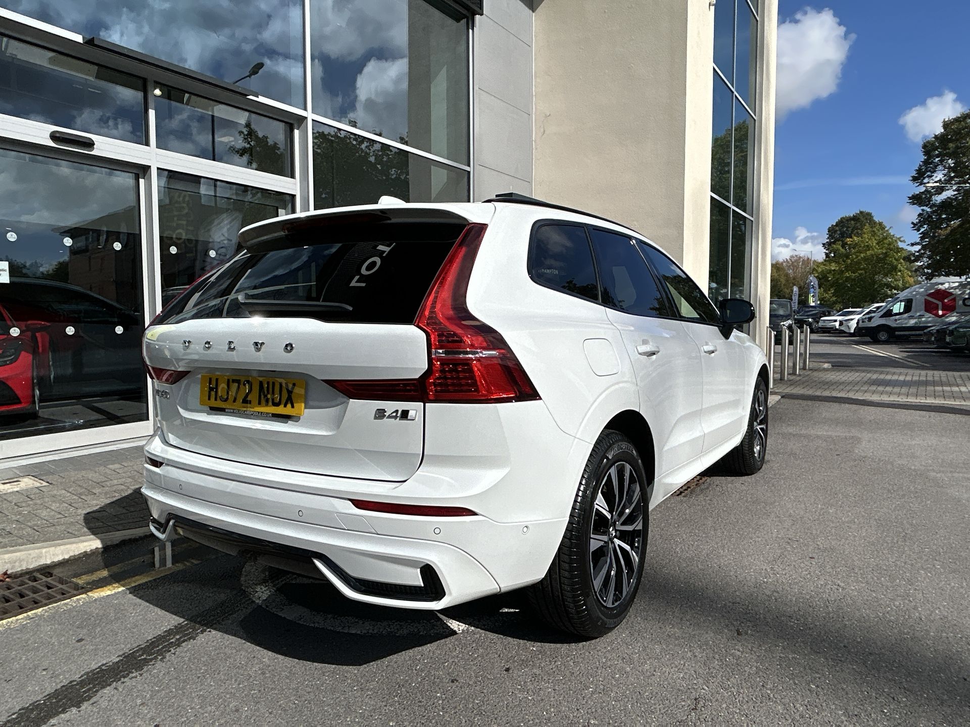 B4D DARK AWD GEARTRONIC