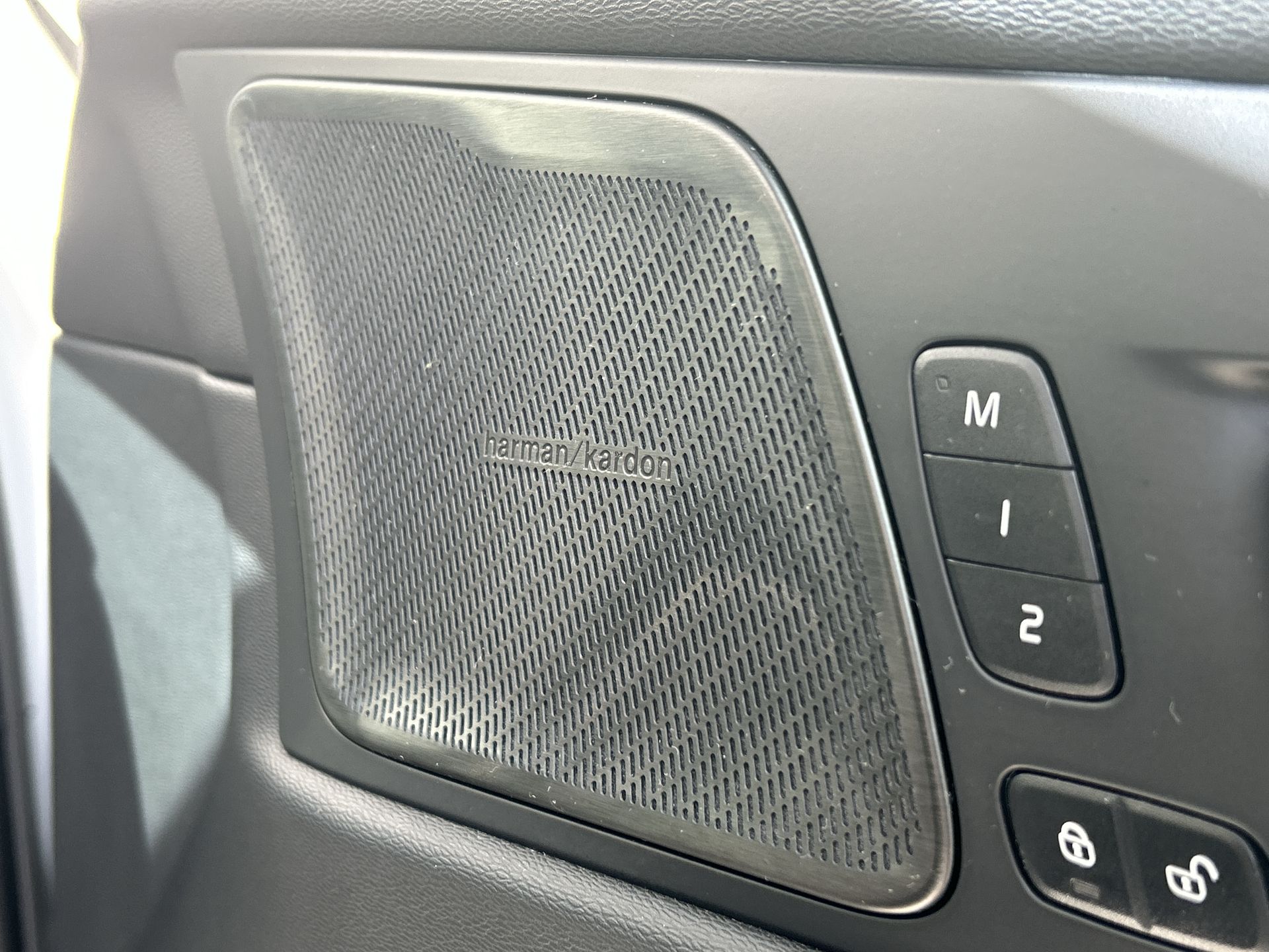 B4D DARK AWD GEARTRONIC