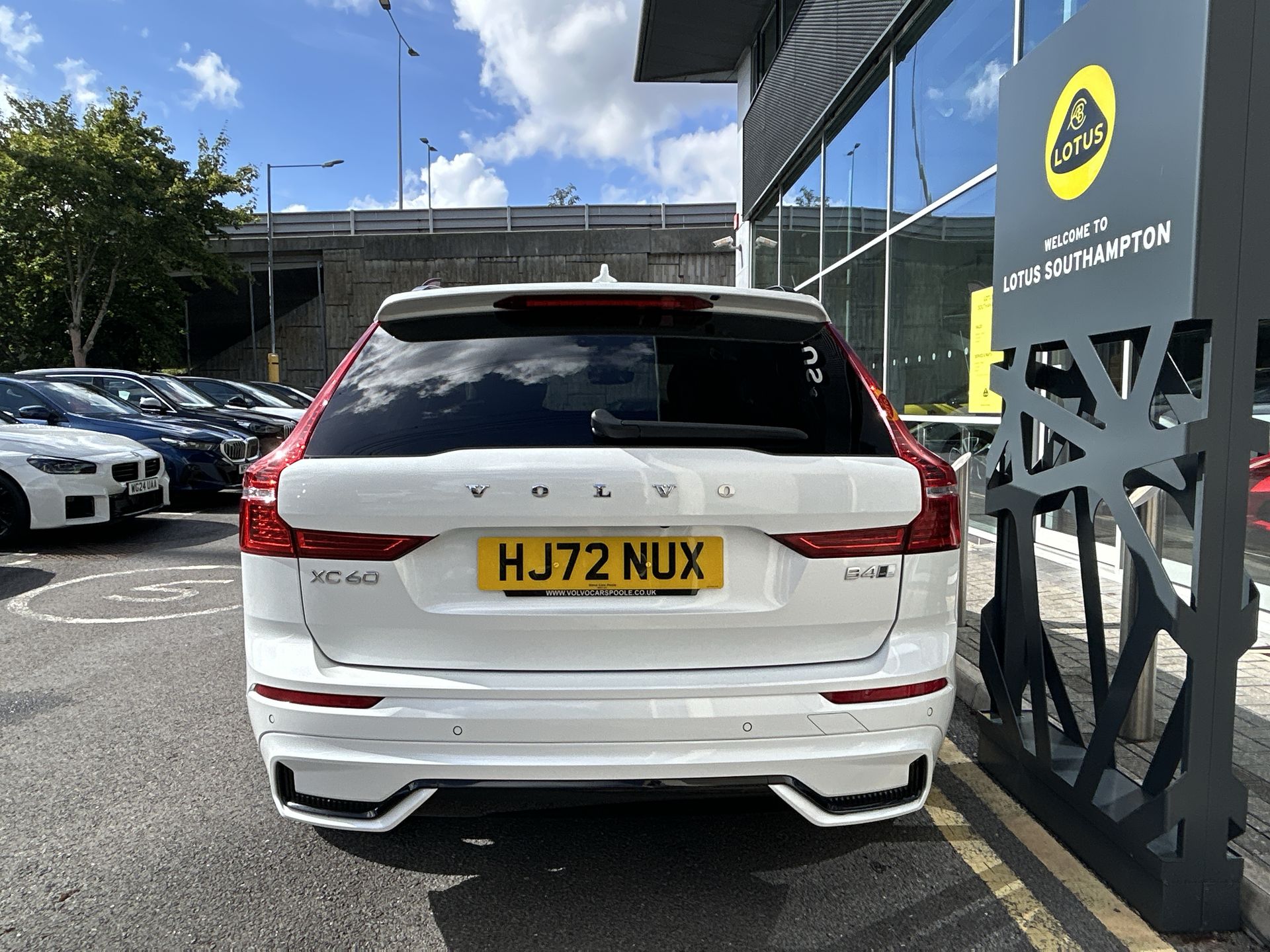 B4D DARK AWD GEARTRONIC