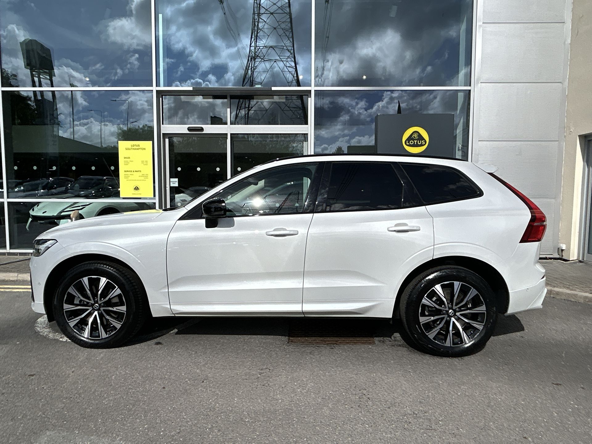 B4D DARK AWD GEARTRONIC