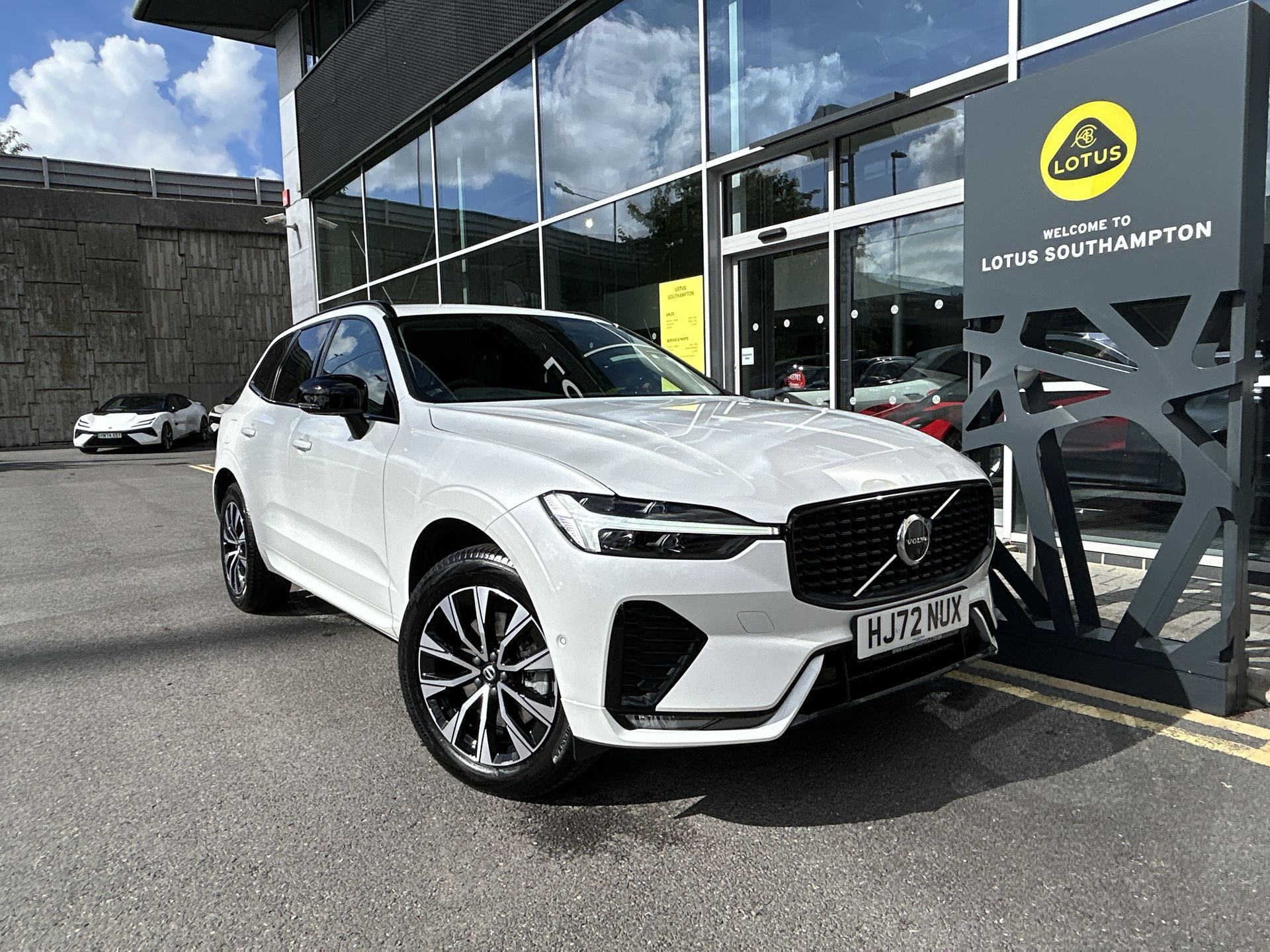 B4D DARK AWD GEARTRONIC