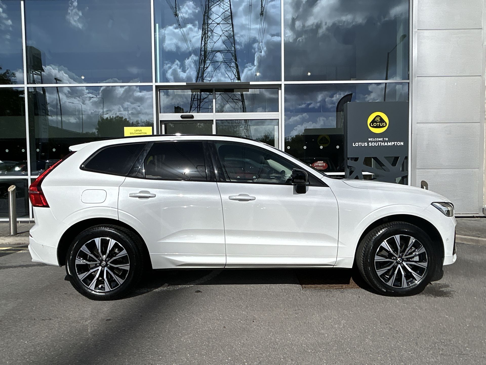 B4D DARK AWD GEARTRONIC