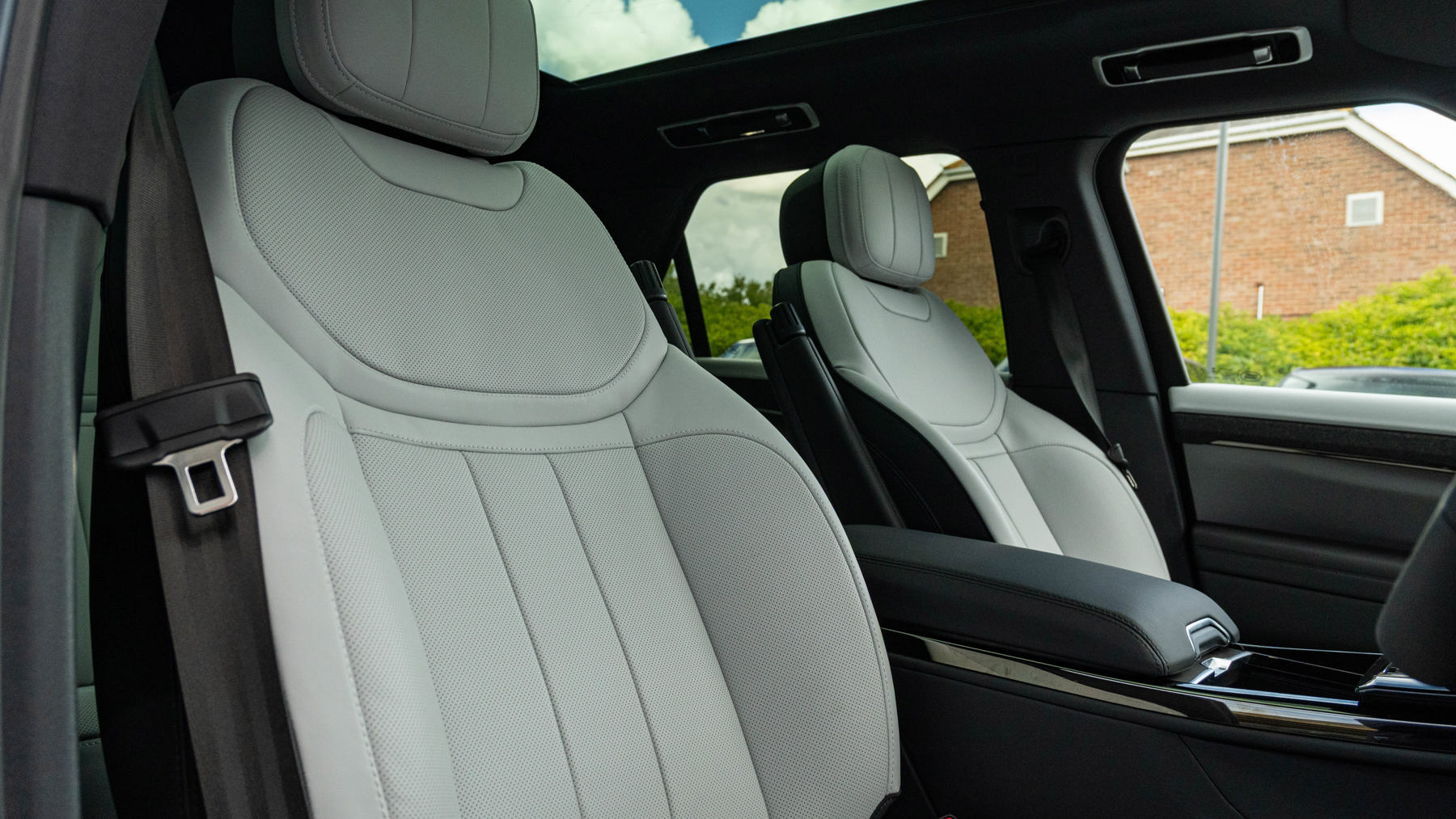 Land Rover RANGE ROVER SPORT, SUV, Borasco grey.
