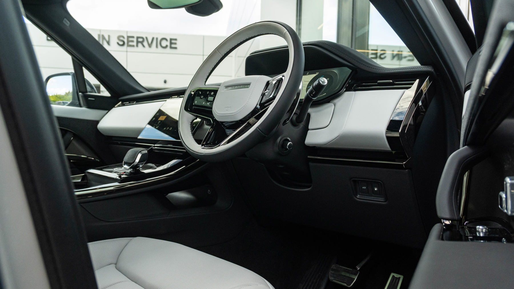 Land Rover RANGE ROVER SPORT, SUV, Borasco grey.