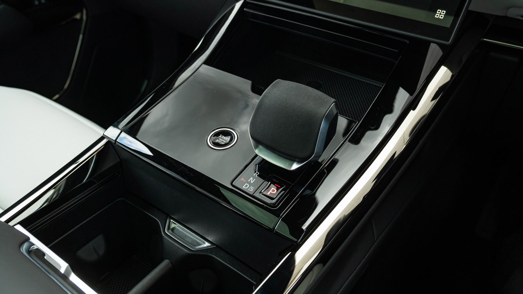 Land Rover RANGE ROVER SPORT, SUV, Borasco grey.