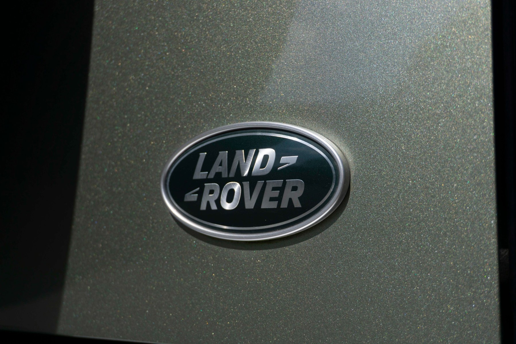 Land Rover Defender 53