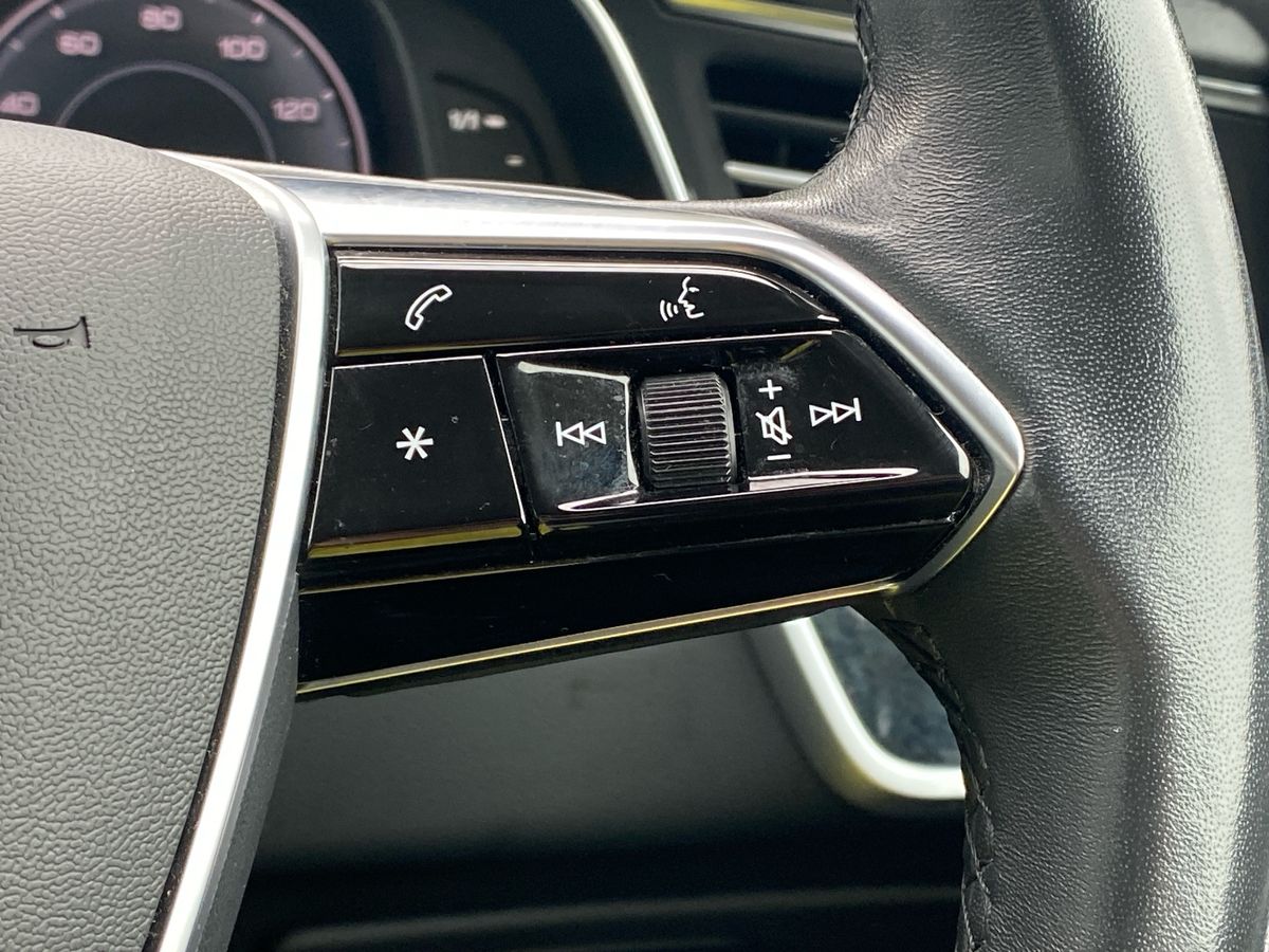 40 TFSI S TRONIC TECH PACK